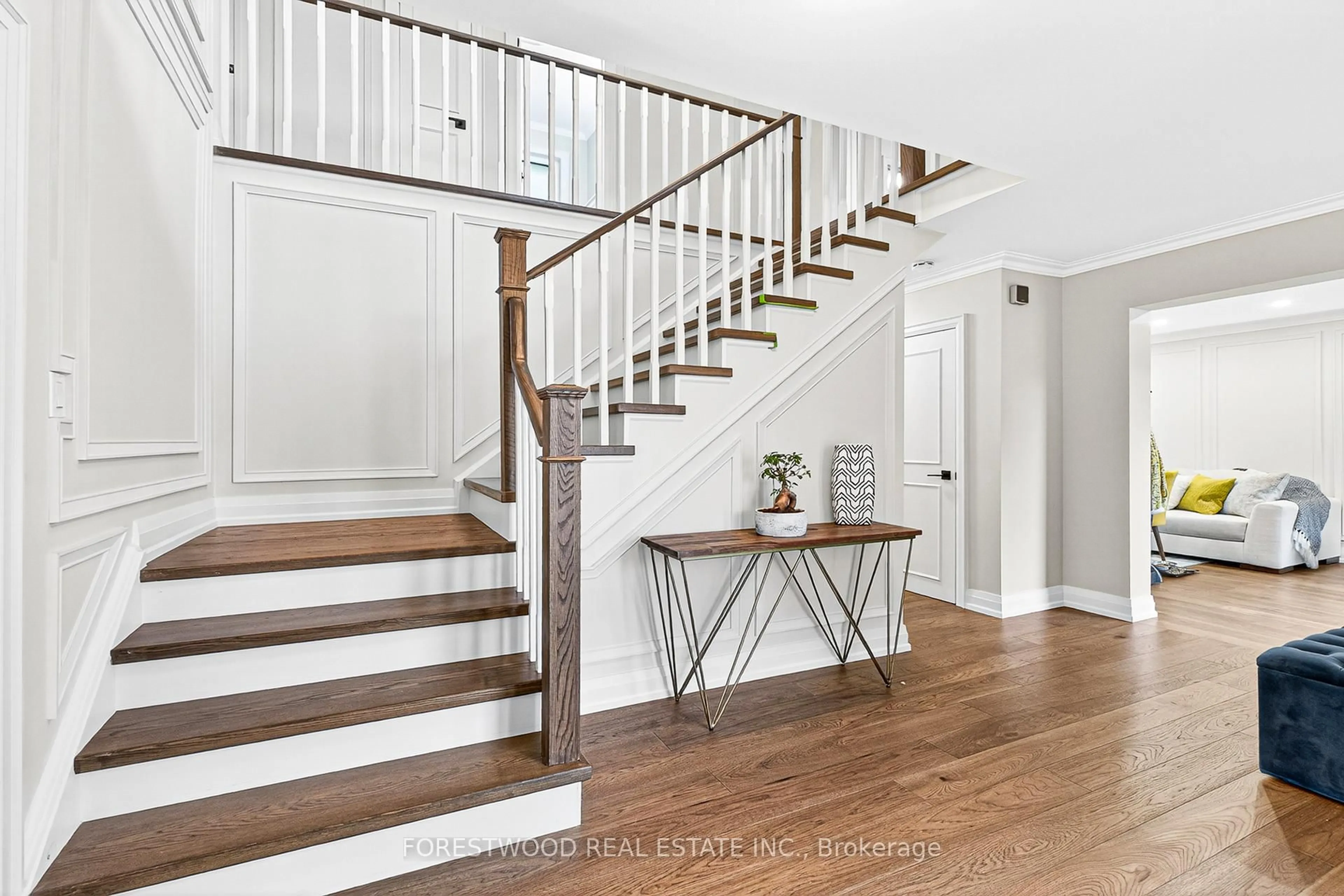 Unknown for 4295 Garnetwood Chse, Mississauga Ontario L4W 2H1