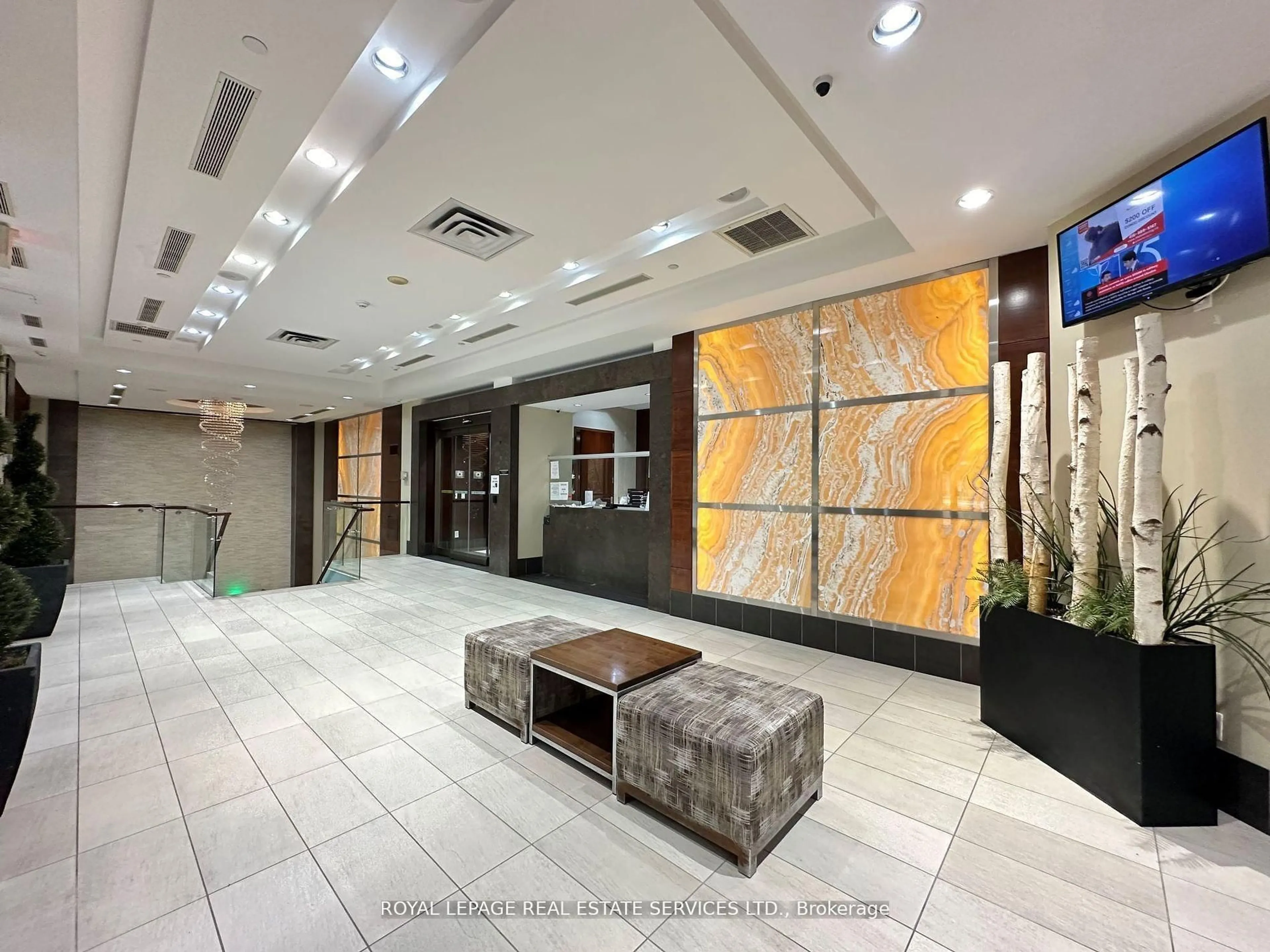 Lobby for 310 Burnhamthorpe Rd #3001, Mississauga Ontario L5B 4P9