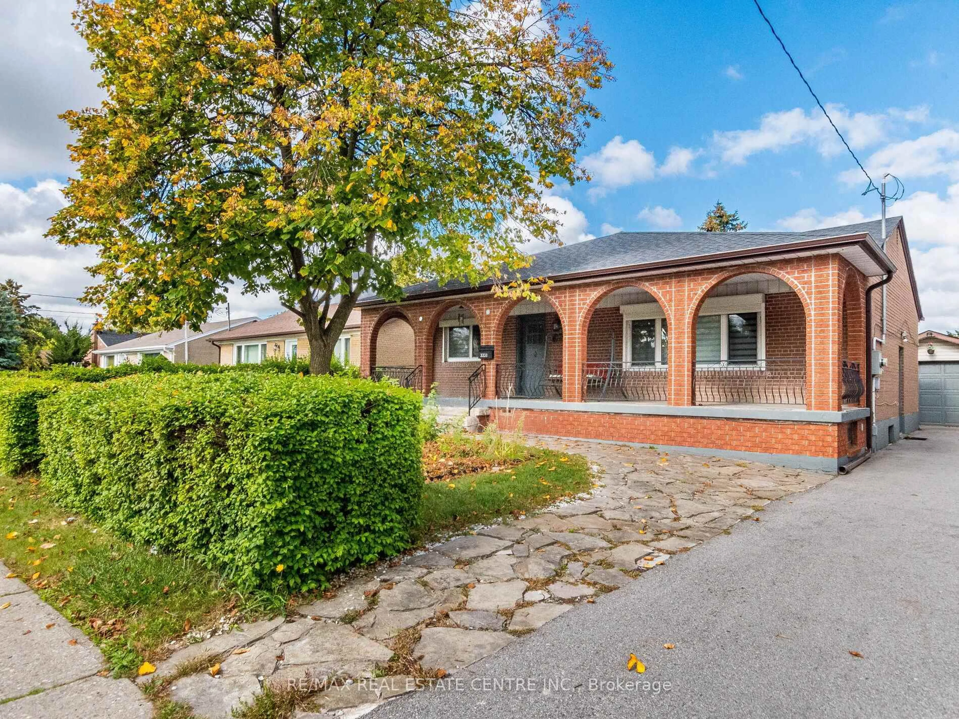 Unknown for 3331 Etude Dr, Mississauga Ontario L4T 1T4