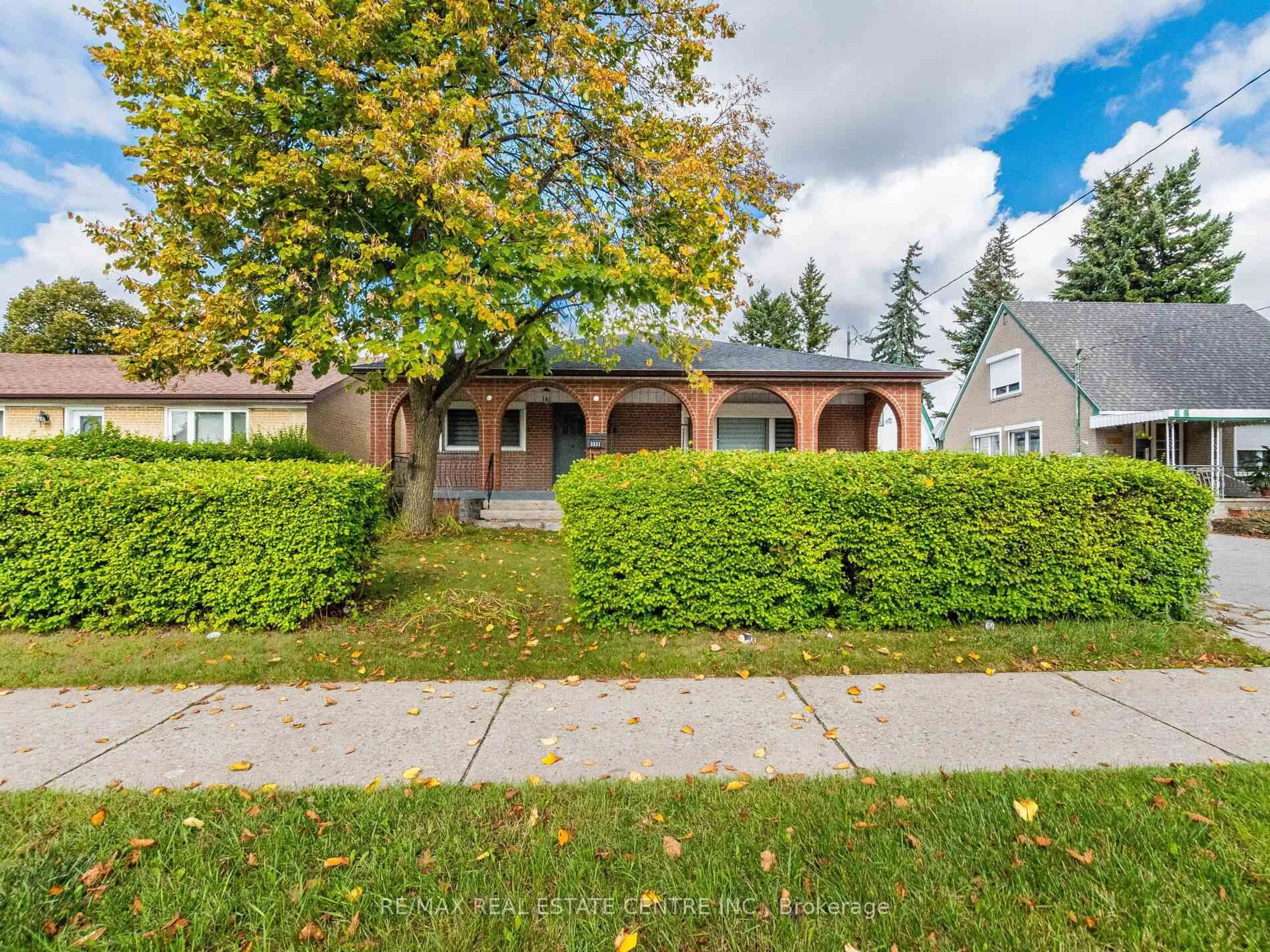Unknown for 3331 Etude Dr, Mississauga Ontario L4T 1T4