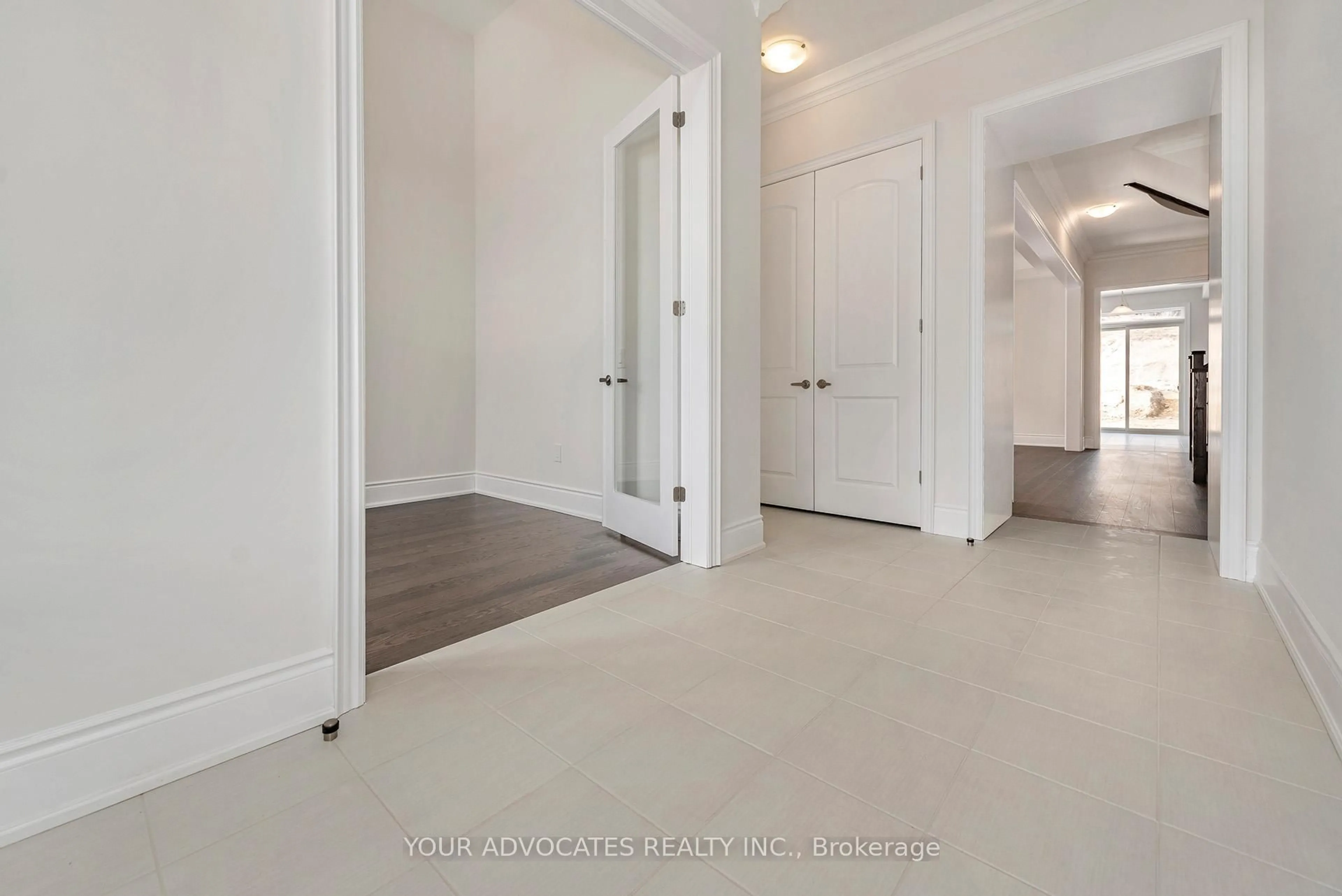 Indoor entryway for 75 James Walker Ave, Caledon Ontario L7C 1R5
