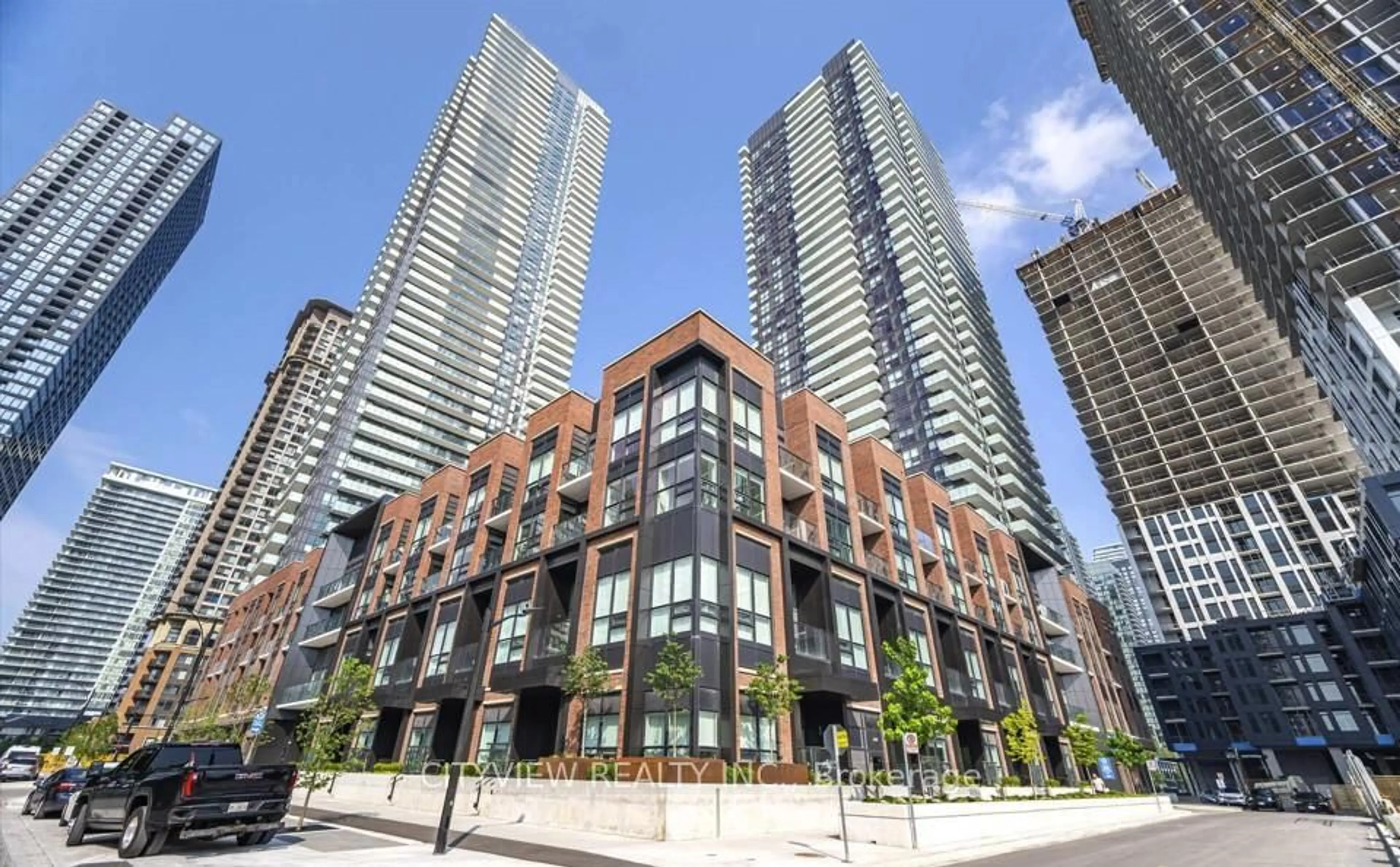 Patio, street for 4130 Parkside Village Dr #2406, Mississauga Ontario L5B 0L7