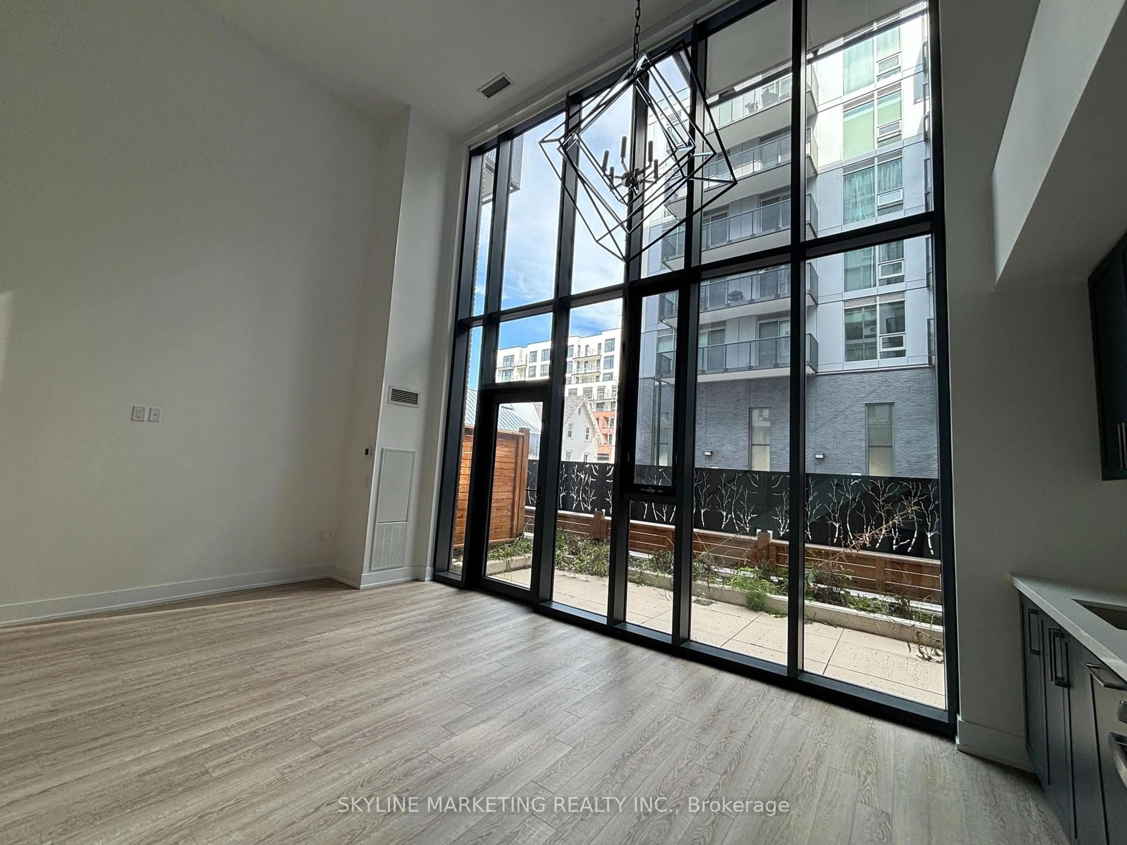 Indoor entryway for 2450 Old Bronte Rd #114, Oakville Ontario L6M 5P6