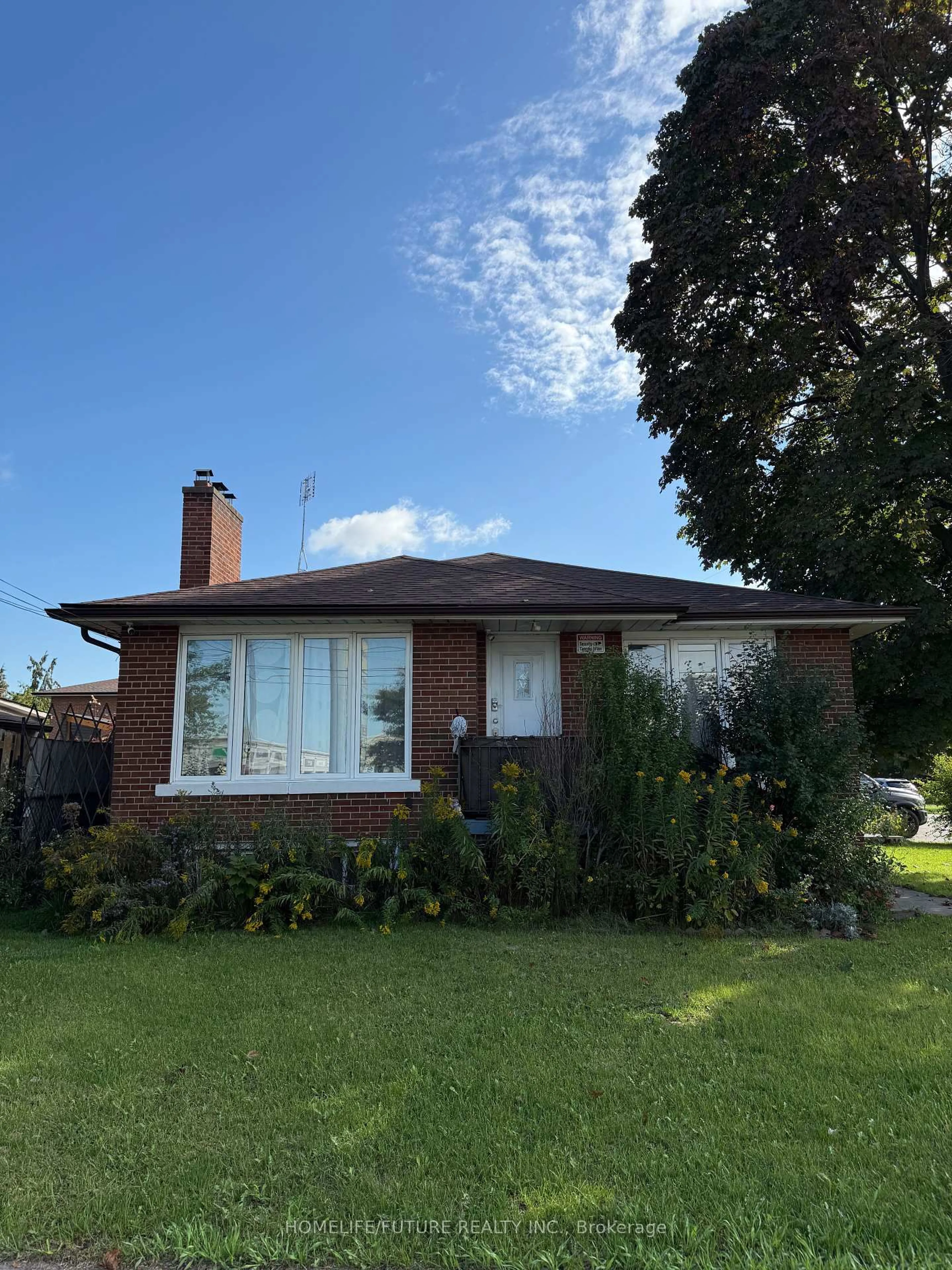 Home with brick exterior material, unknown for 1013 Islington Ave, Toronto Ontario M8Z 4R3