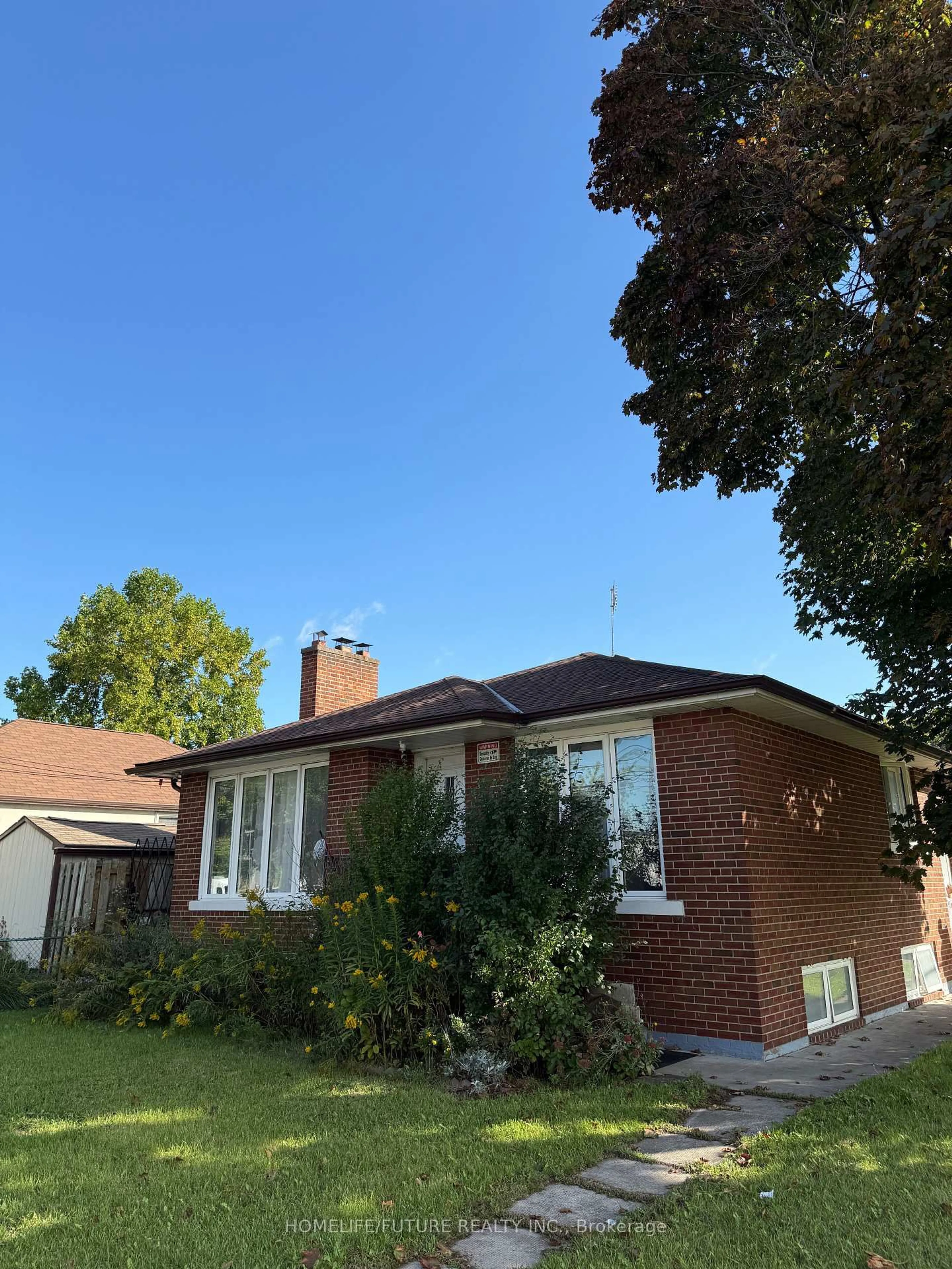 Home with brick exterior material, street for 1013 Islington Ave, Toronto Ontario M8Z 4R3