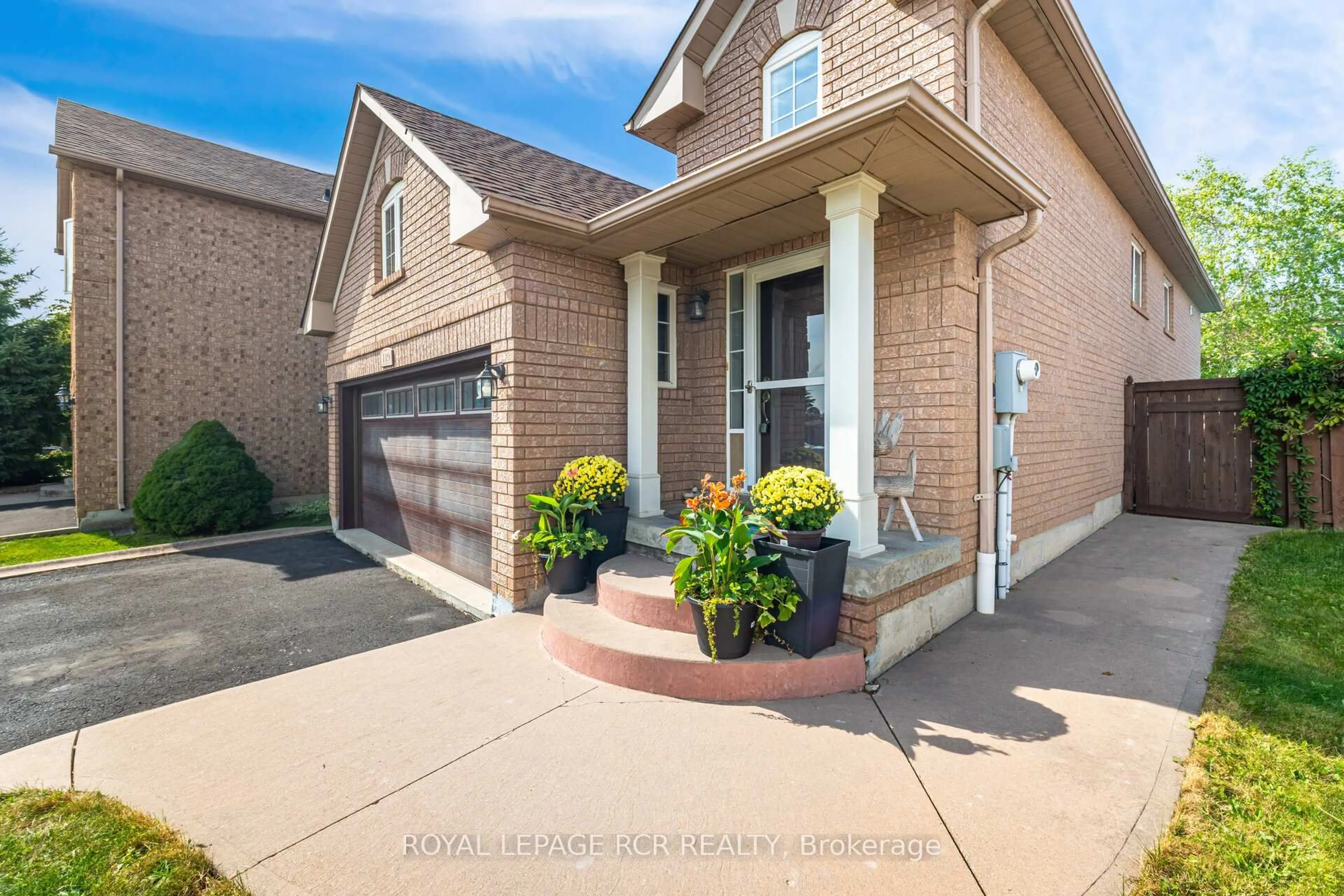 Home with brick exterior material, street for 119 Sundridge St, Brampton Ontario L7A 1J8