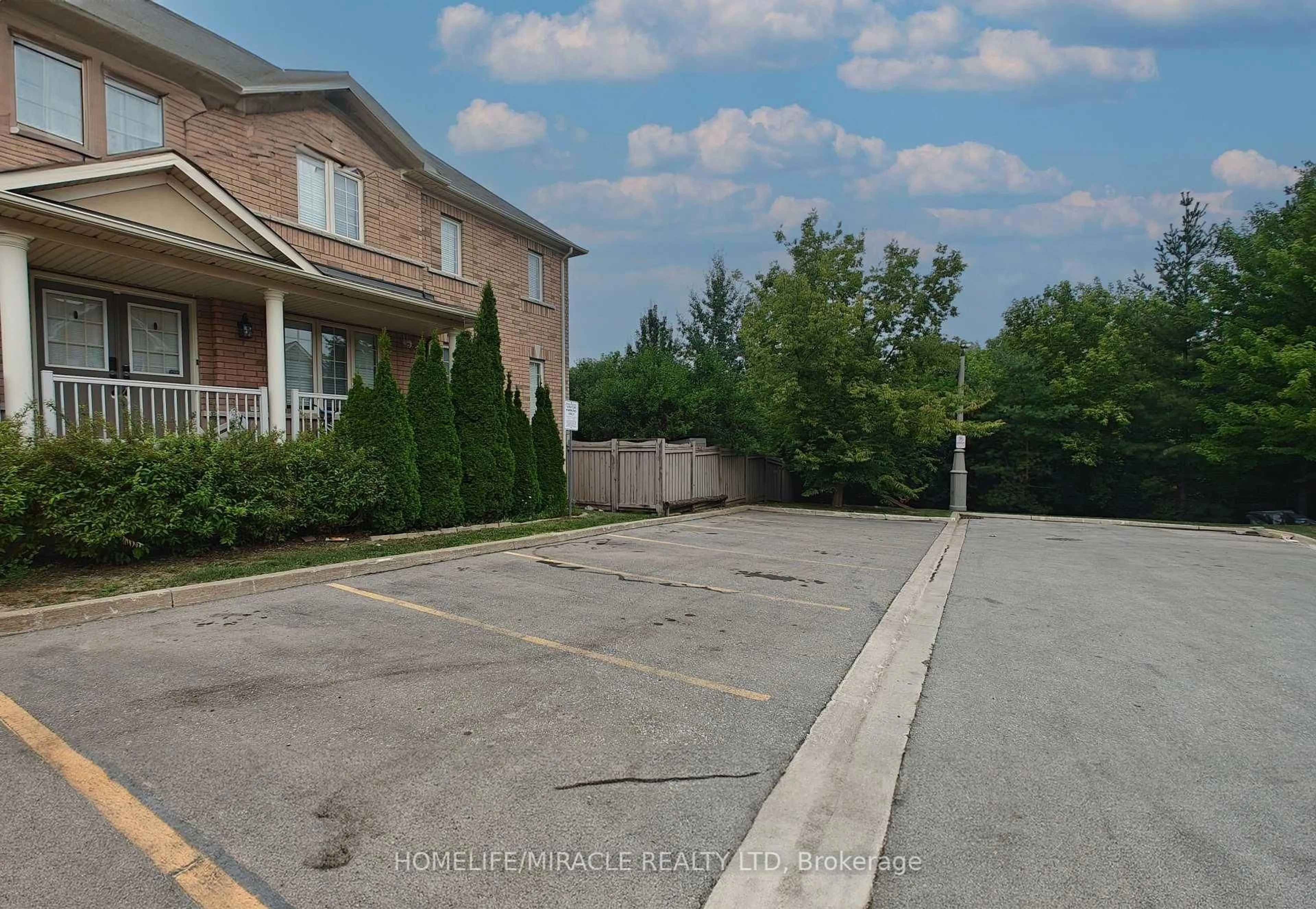 A pic from outside/outdoor area/front of a property/back of a property/a pic from drone, street for 6 September Pl, Brampton Ontario L6R 0L8