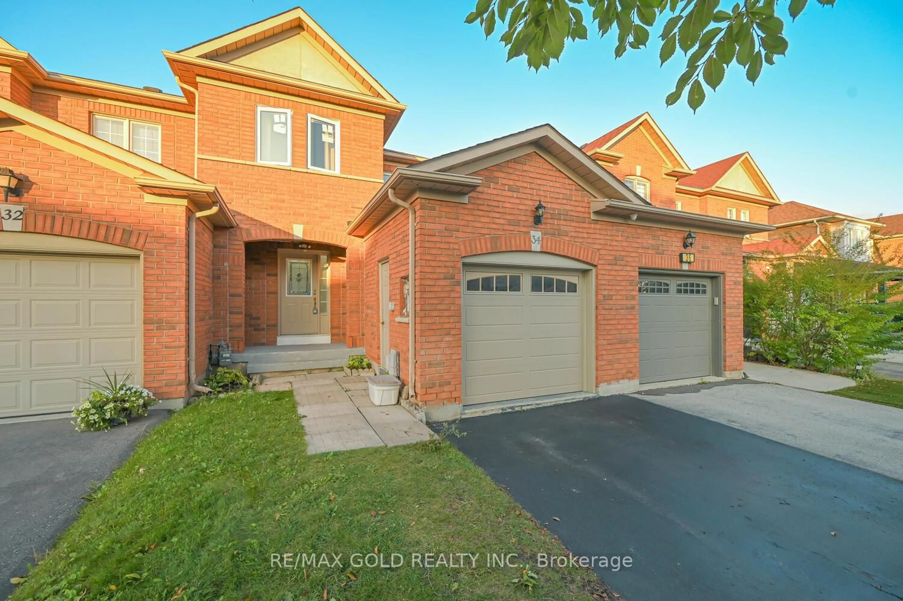 Home with brick exterior material, street for 34 Earth Star Tr, Brampton Ontario L6R 2P3