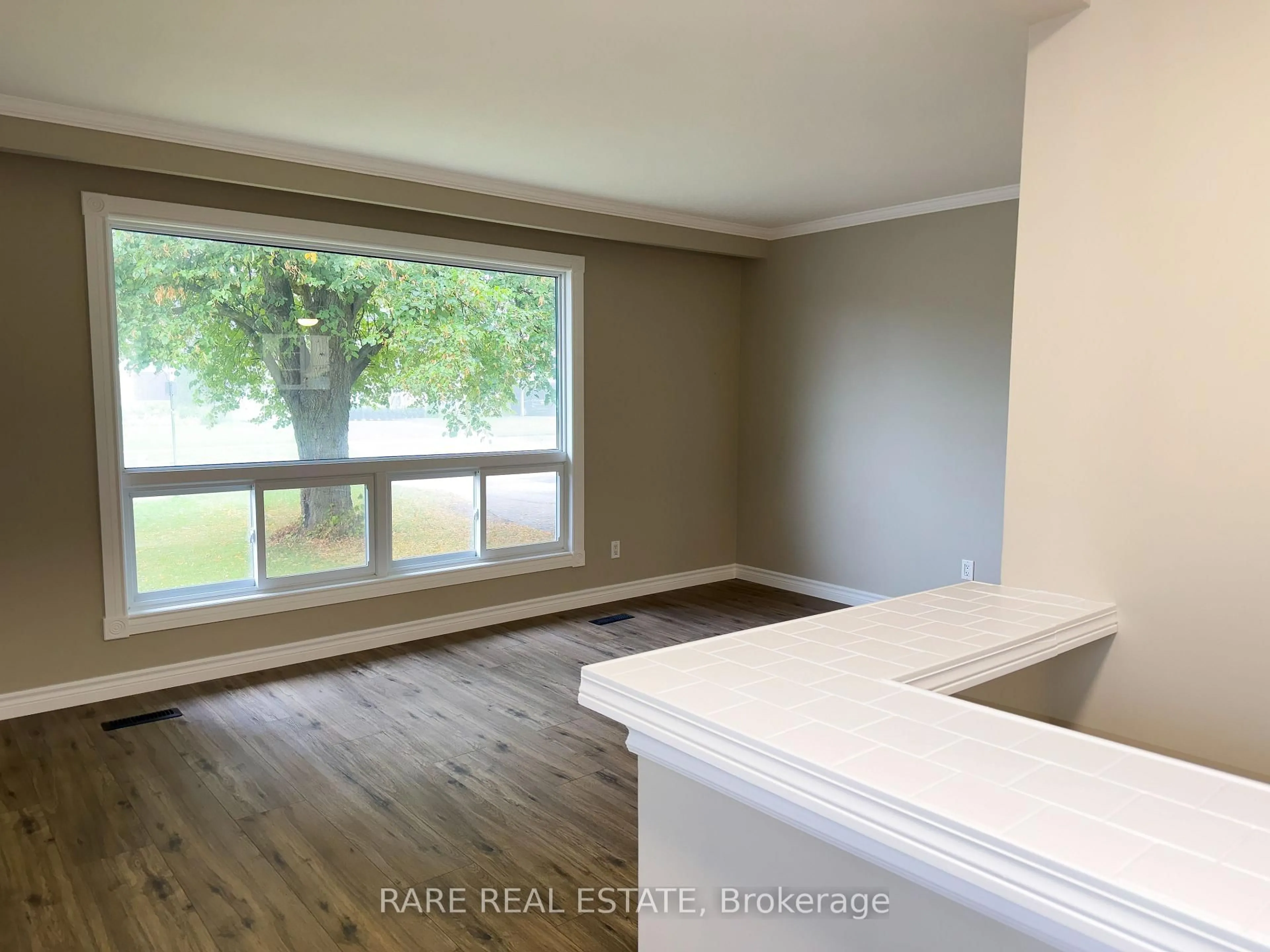 A pic of a room for 75A Dawson Rd, Orangeville Ontario L9W 2W4