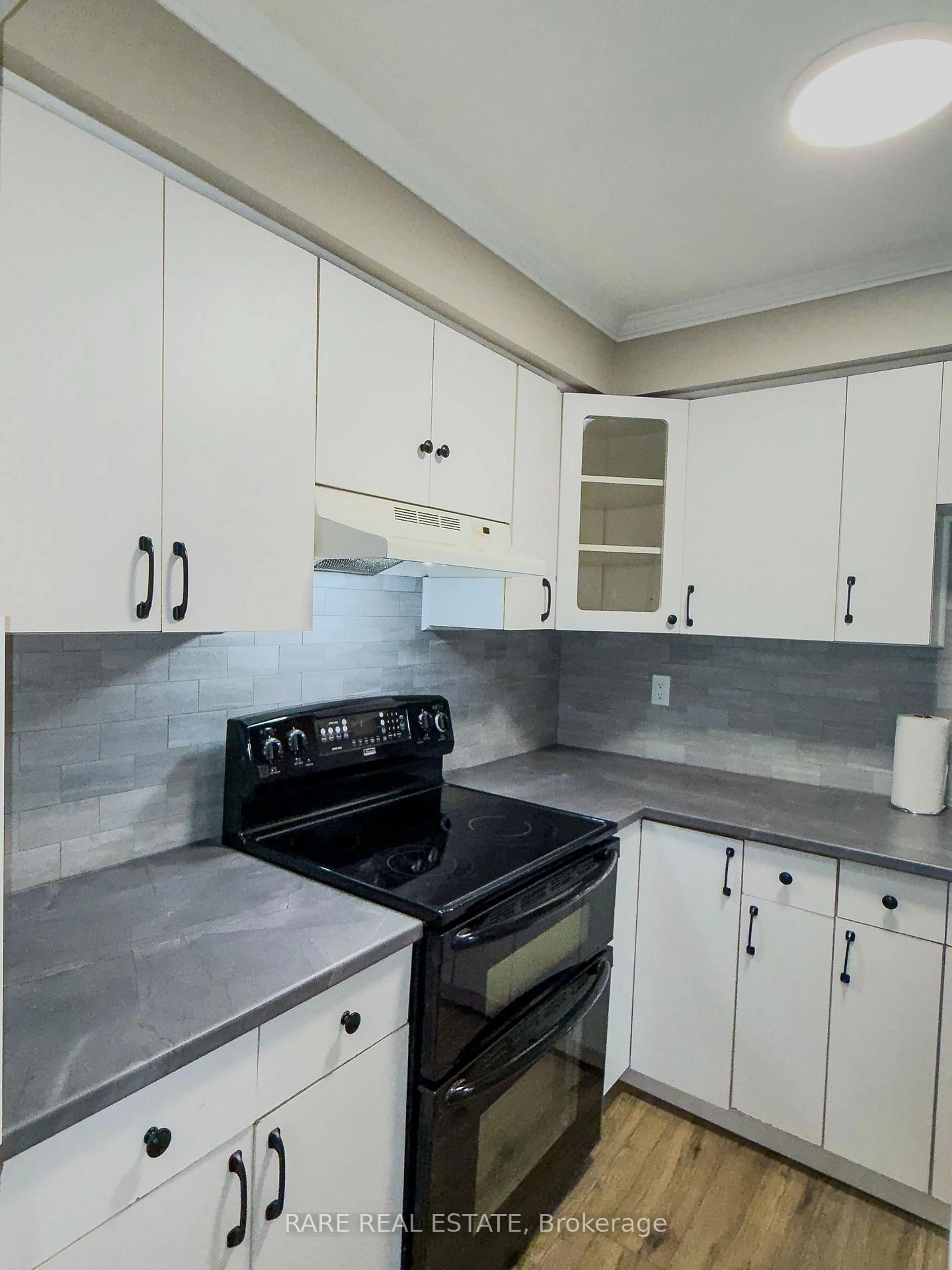 Standard kitchen, unknown for 75A Dawson Rd, Orangeville Ontario L9W 2W4