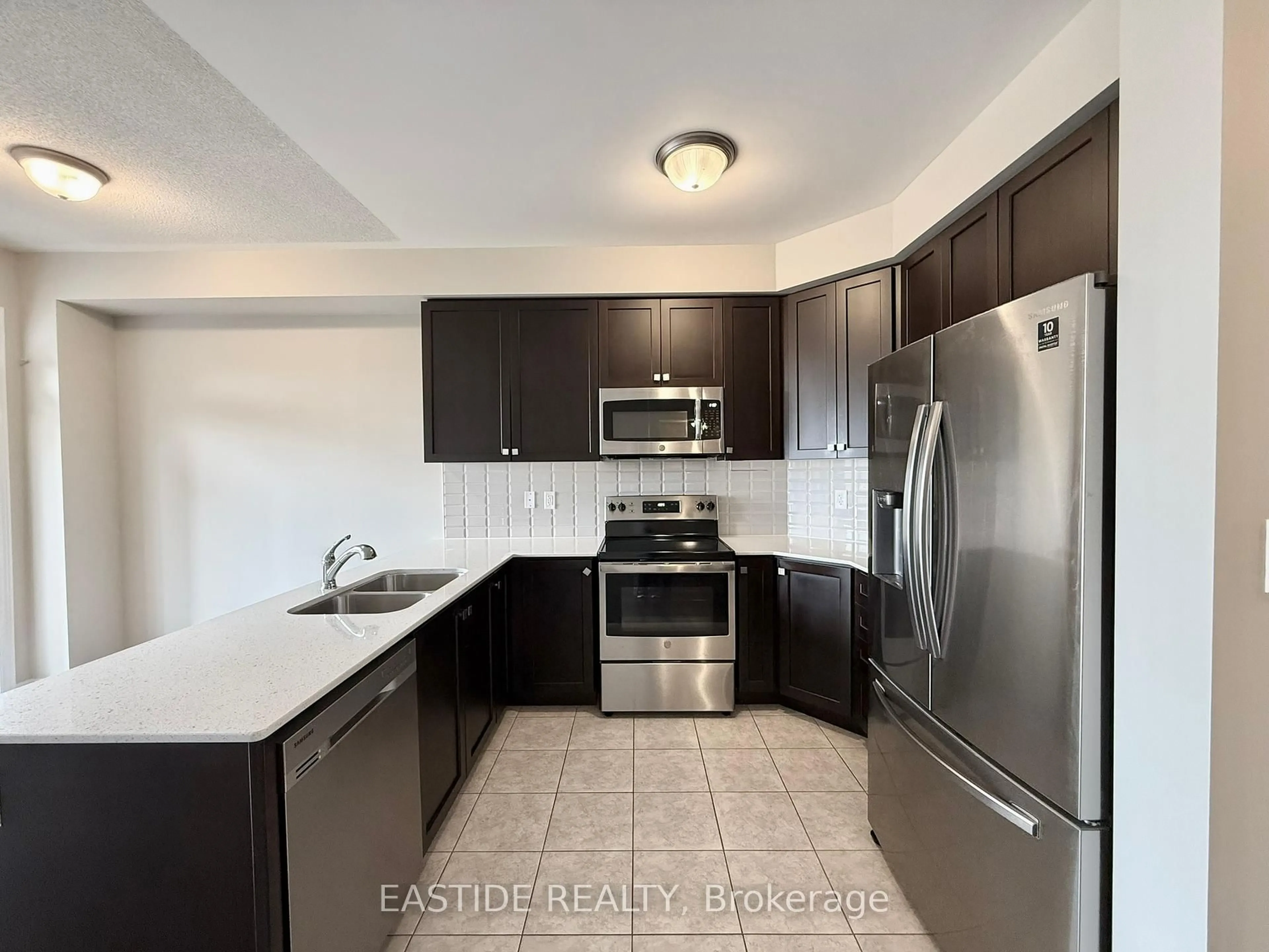Standard kitchen, unknown for 116 Finegan Circ, Brampton Ontario L7A 0B7