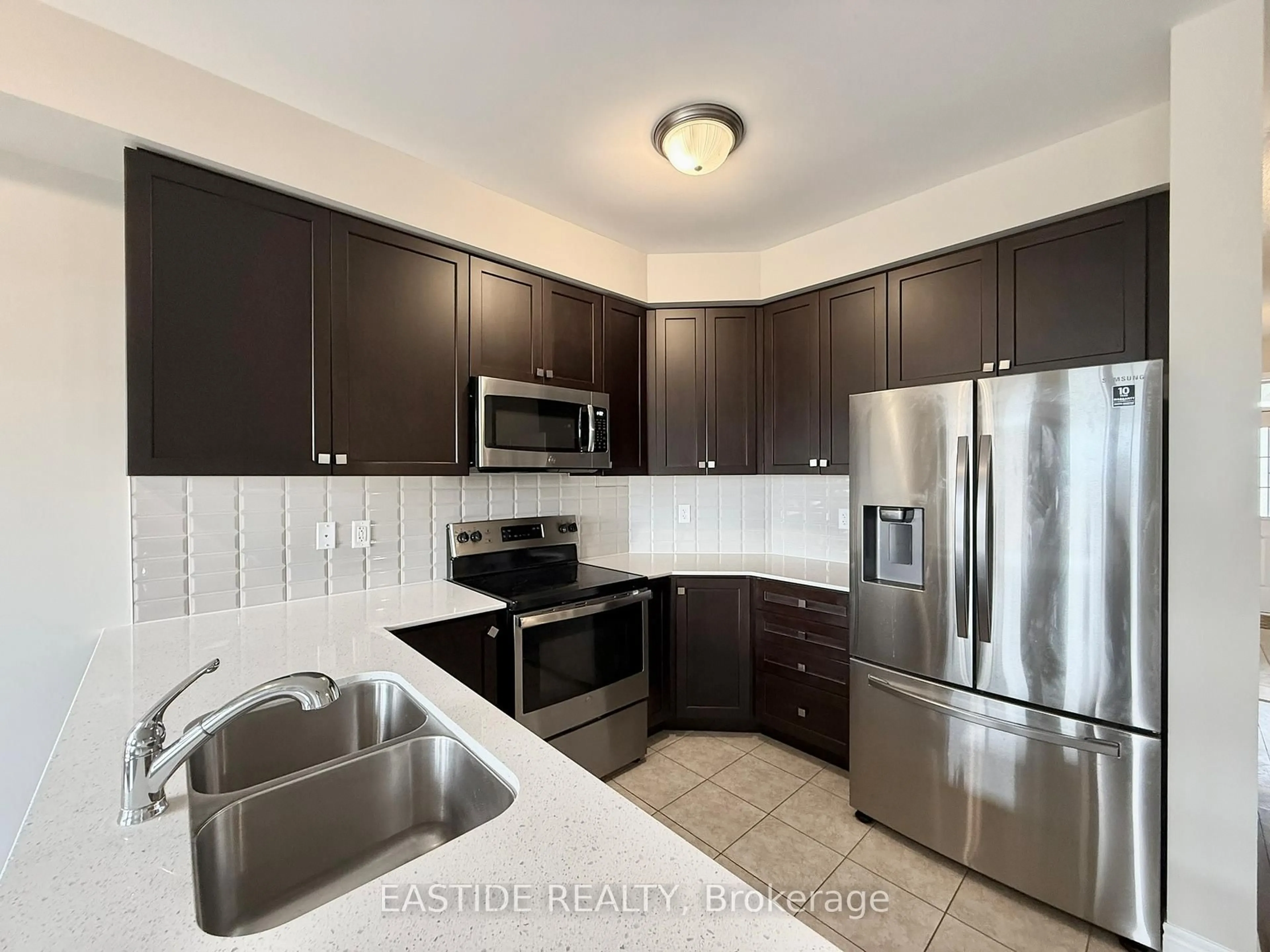 Standard kitchen, unknown for 116 Finegan Circ, Brampton Ontario L7A 0B7