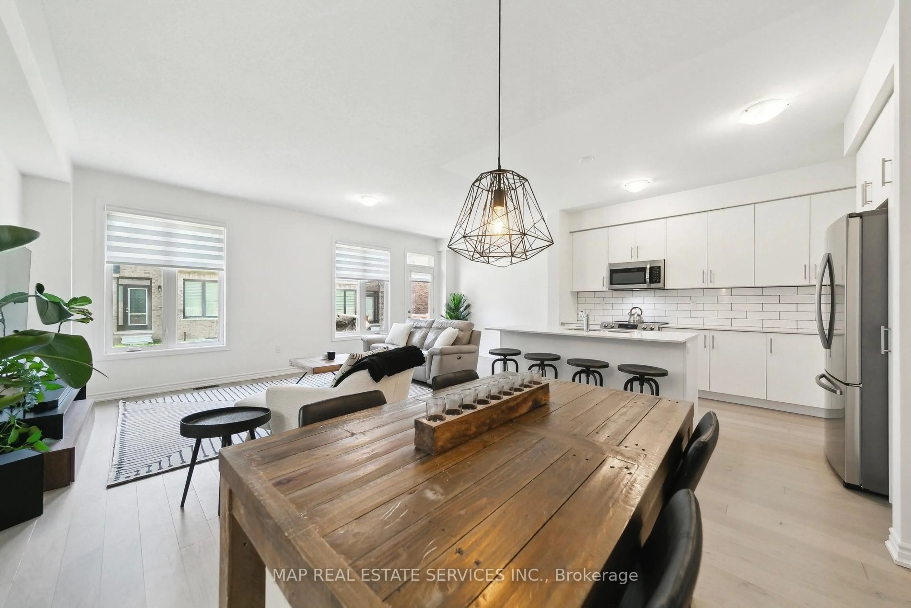 Open concept kitchen, unknown for 1515 Kovachik Blvd, Milton Ontario L9E 1T4