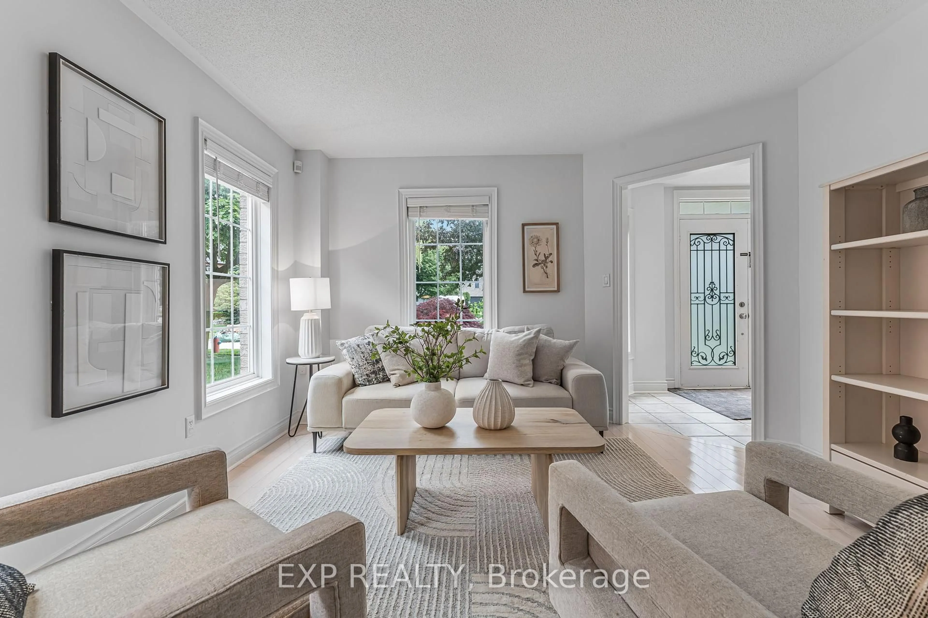 Living room with furniture, unknown for 2000 Peak Pl, Oakville Ontario L6H 5T2