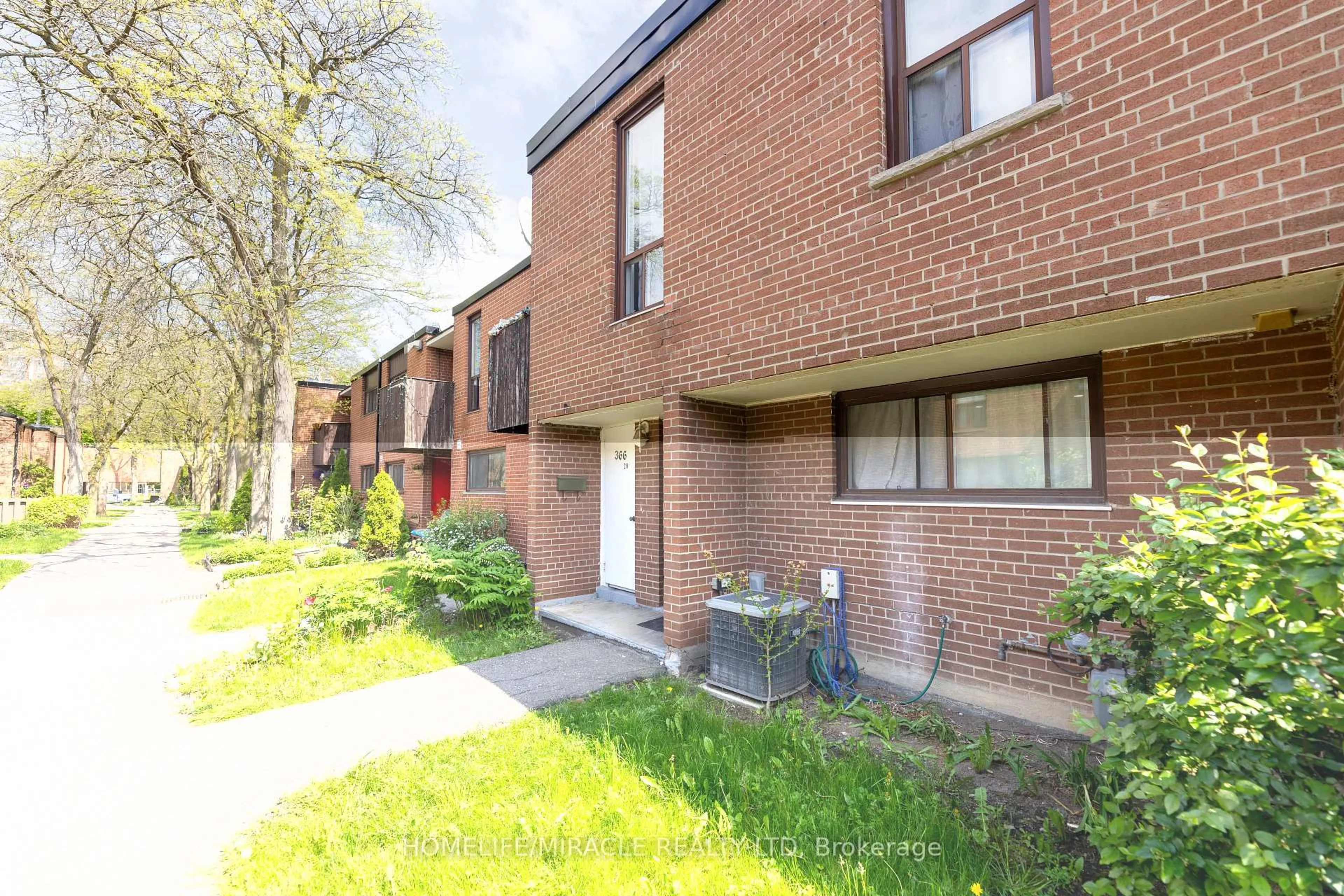 Unknown for 366 Driftwood Ave #20, Toronto Ontario M3N 2P5