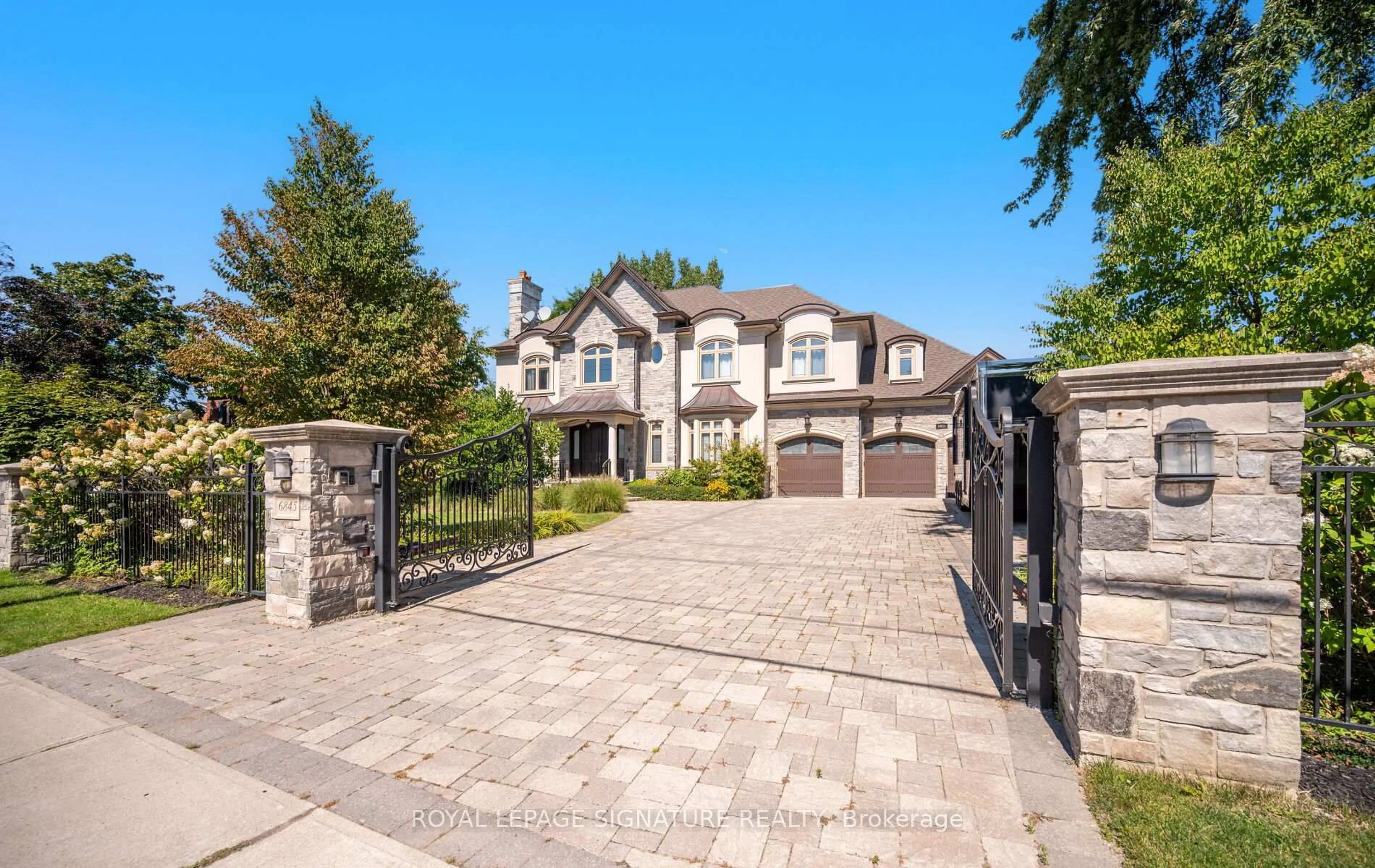 Home with brick exterior material, street for 6845 Second Line, Mississauga Ontario L5W 1A1