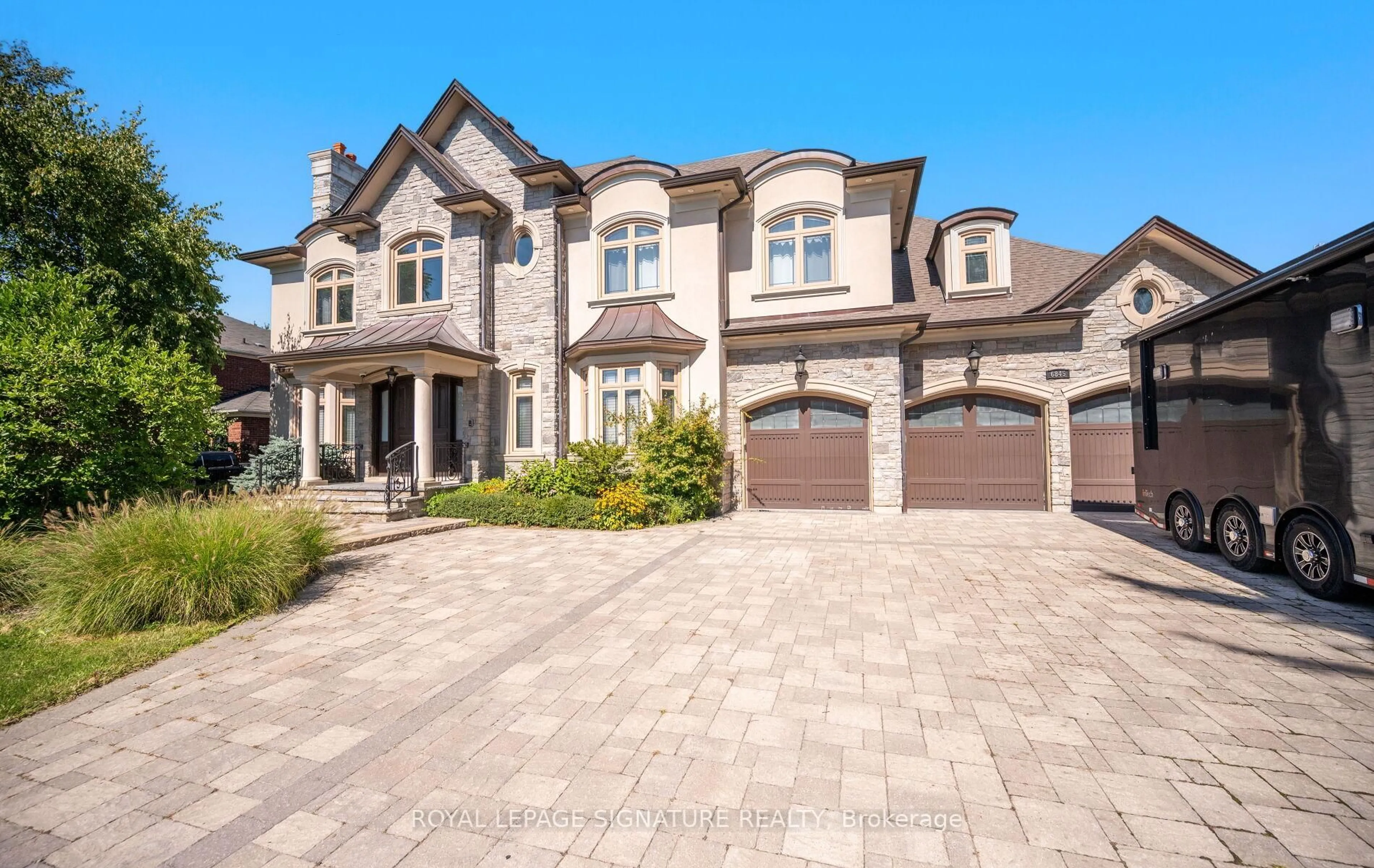 Home with brick exterior material, street for 6845 Second Line, Mississauga Ontario L5W 1A1