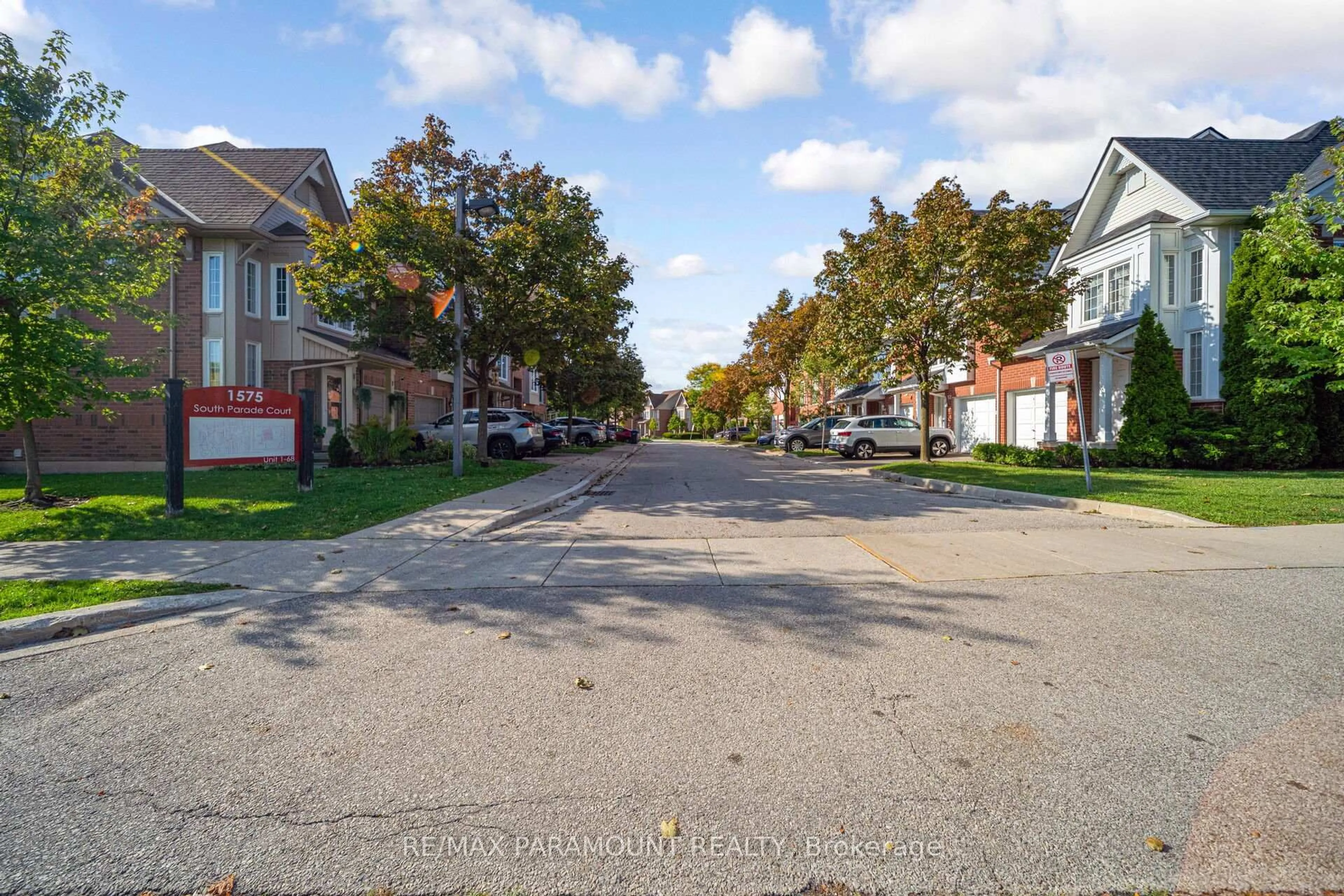A pic from outside/outdoor area/front of a property/back of a property/a pic from drone, street for 1575 South Parade Crt #37, Mississauga Ontario L5M 6E9