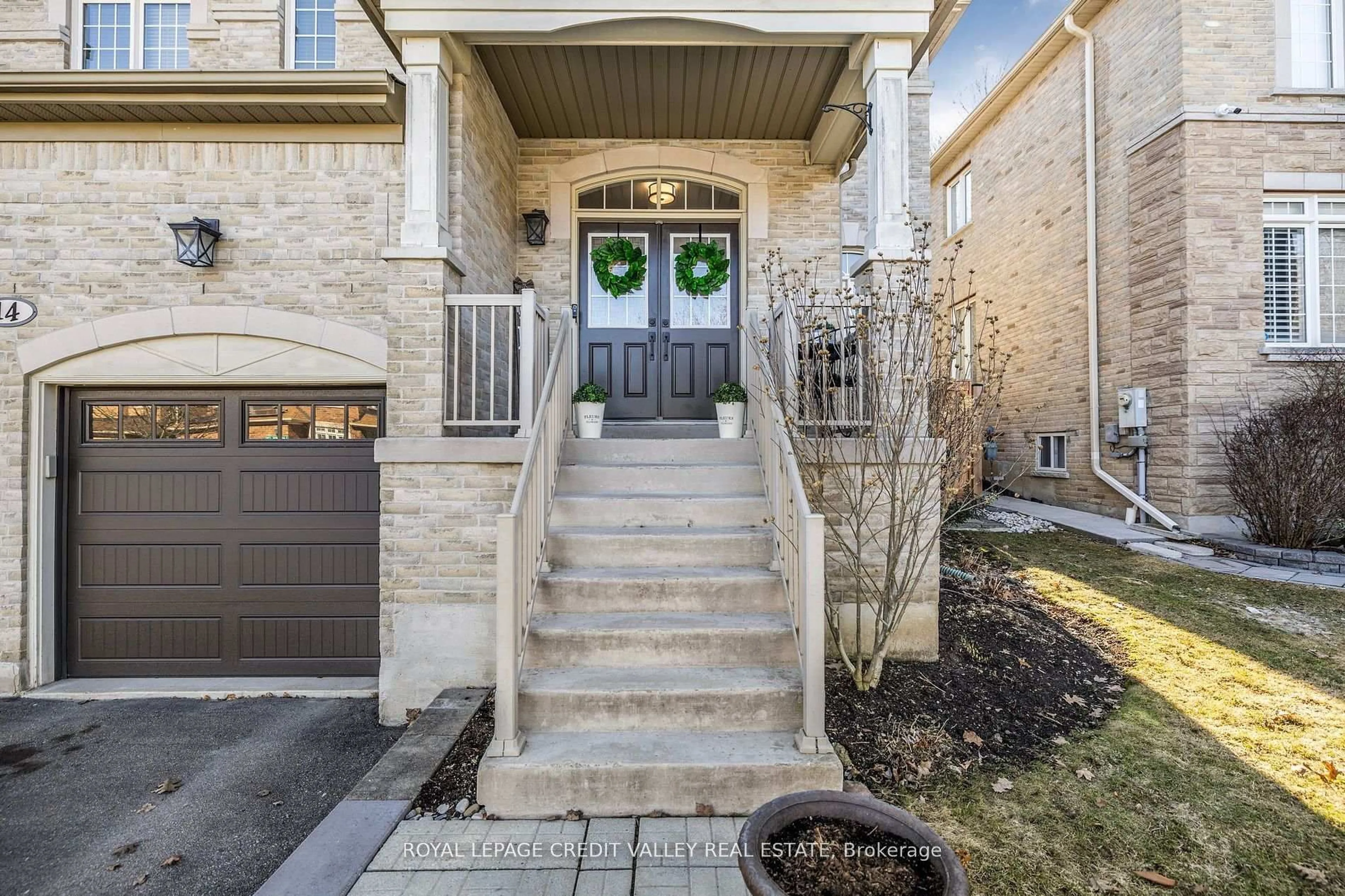 Unknown for 14 Larande Crt, Brampton Ontario L6Y 0M3