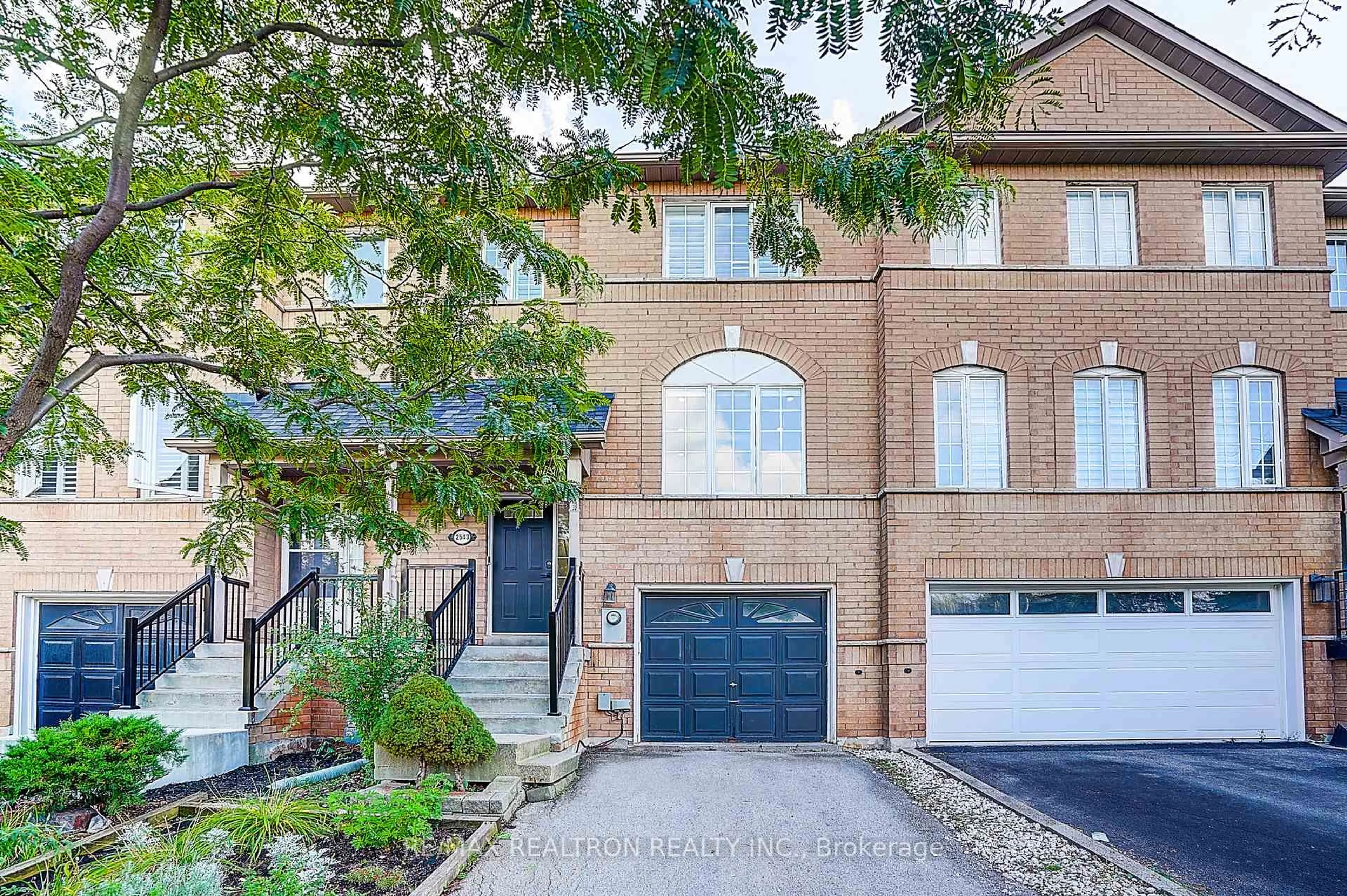 Home with brick exterior material, street for 2543 Gill Cres, Oakville Ontario L6H 6R8
