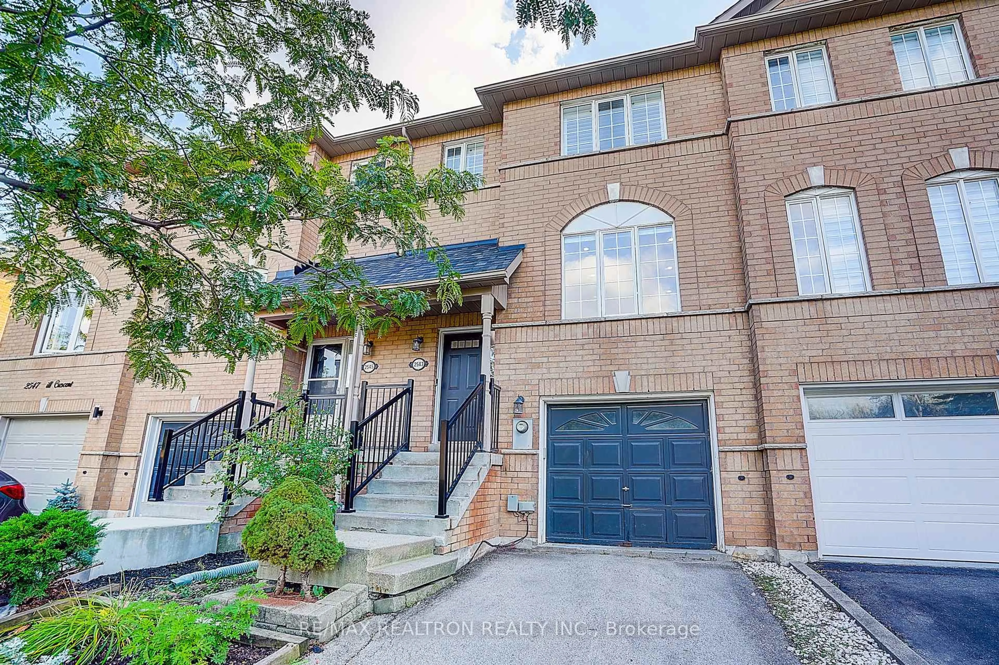Home with brick exterior material, street for 2543 Gill Cres, Oakville Ontario L6H 6R8