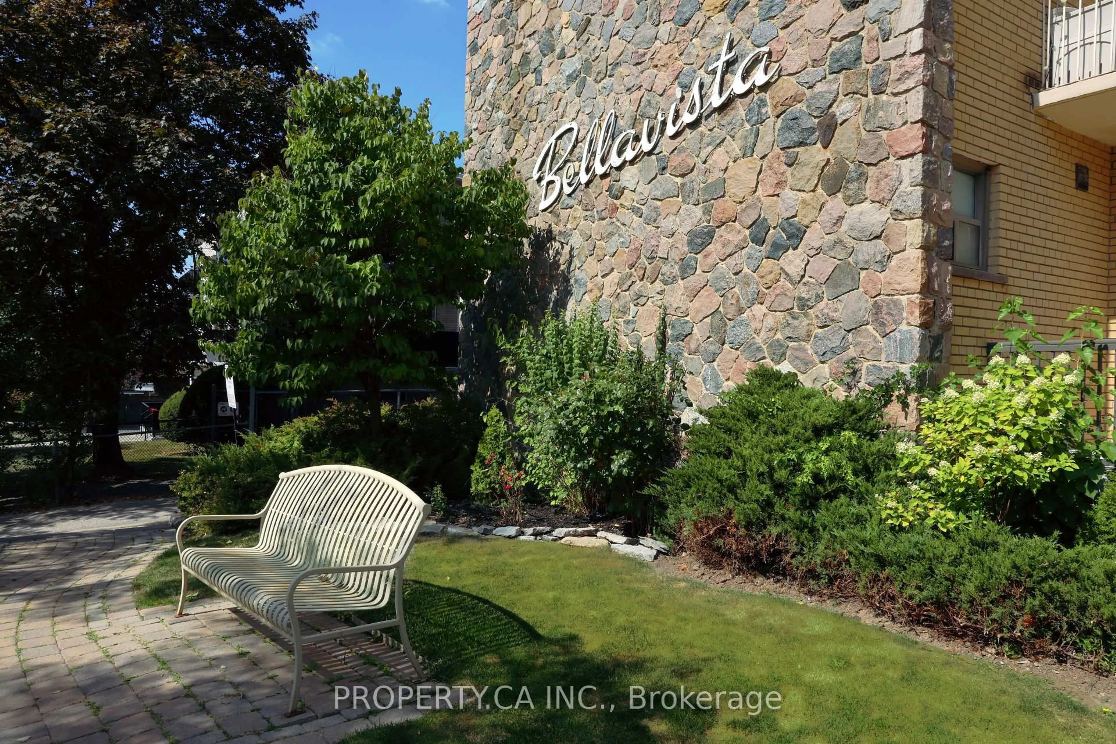 Patio, building for 60 Gulliver Rd #303, Toronto Ontario M6M 2M6
