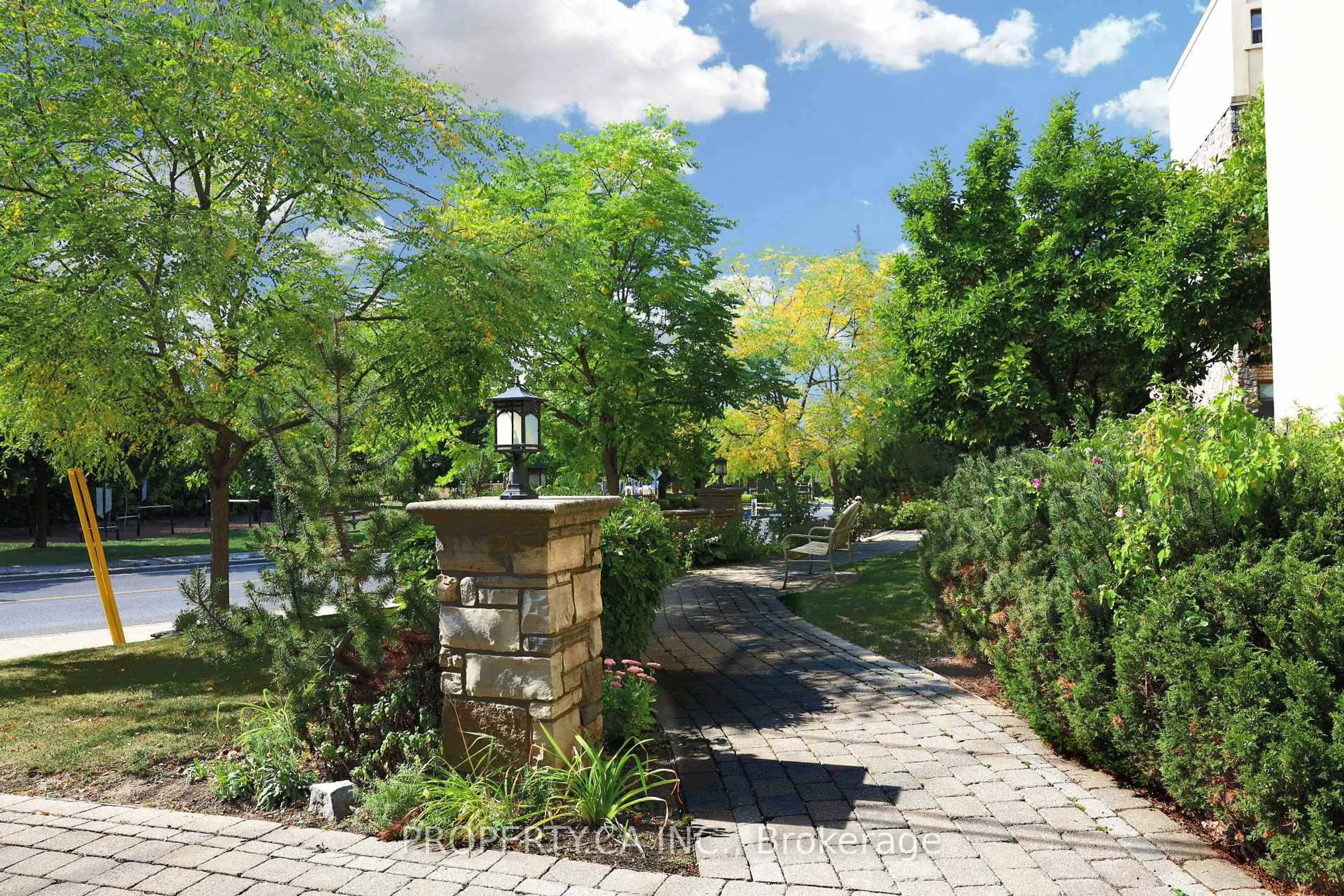 Patio, unknown for 60 Gulliver Rd #303, Toronto Ontario M6M 2M6