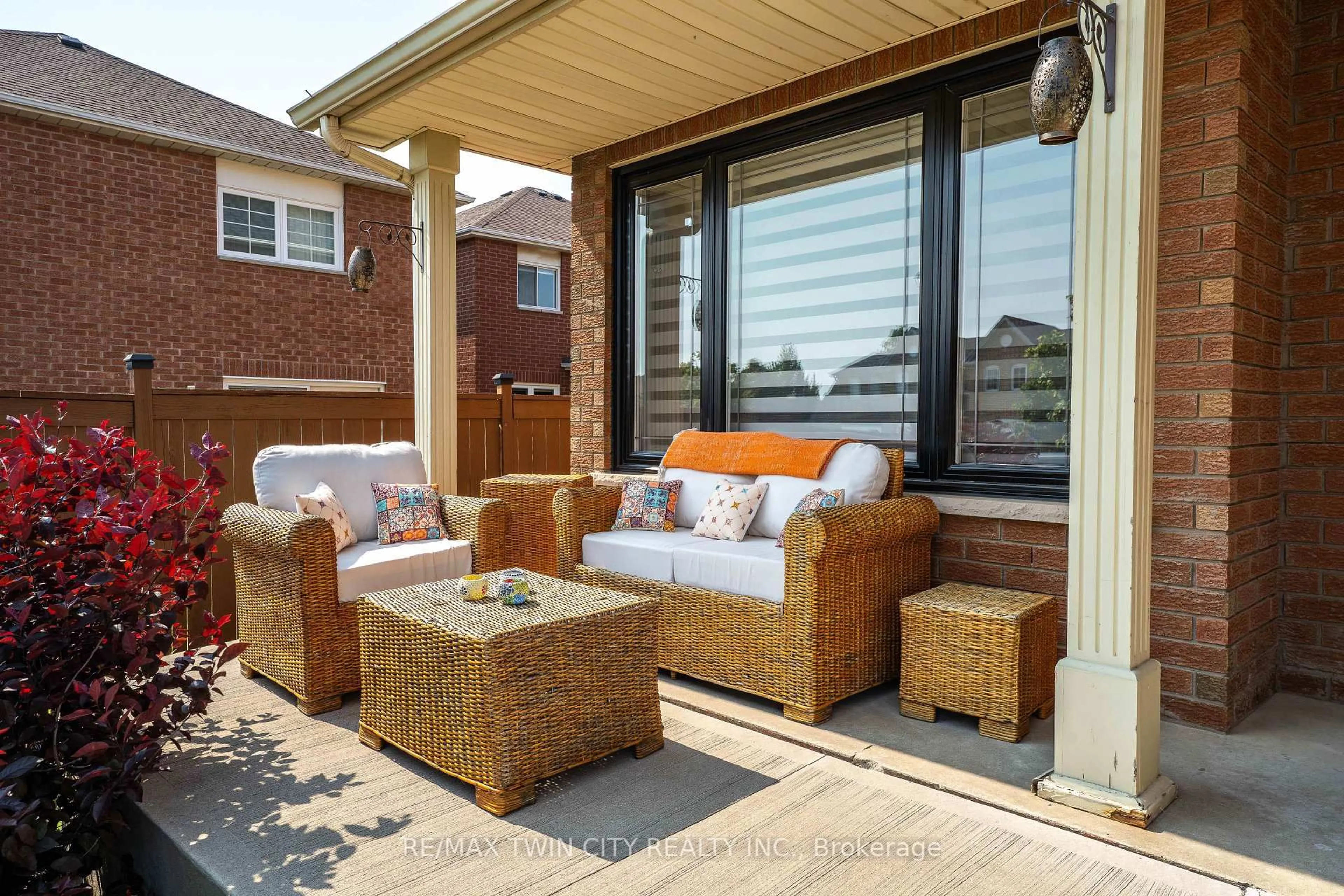 Patio, street for 670 Peter Robertson Blvd, Brampton Ontario L6R 1L8