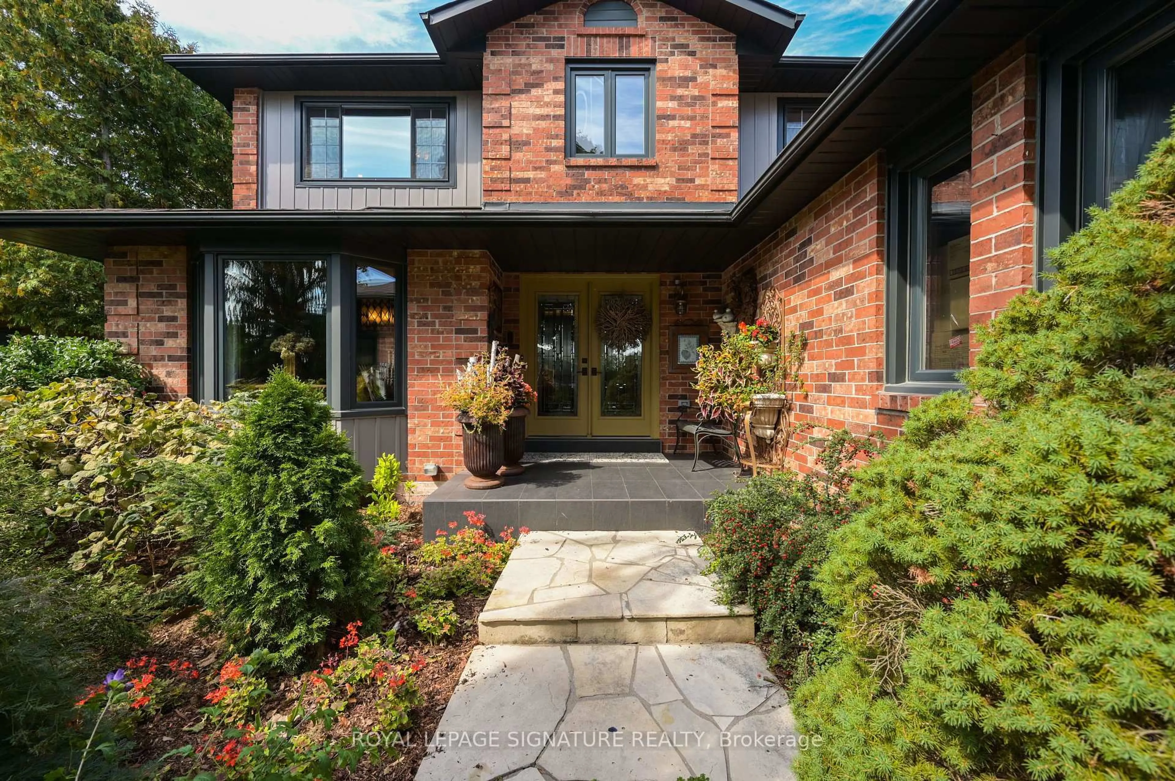 Home with brick exterior material, unknown for 1191 Grange Rd, Oakville Ontario L6H 1P8