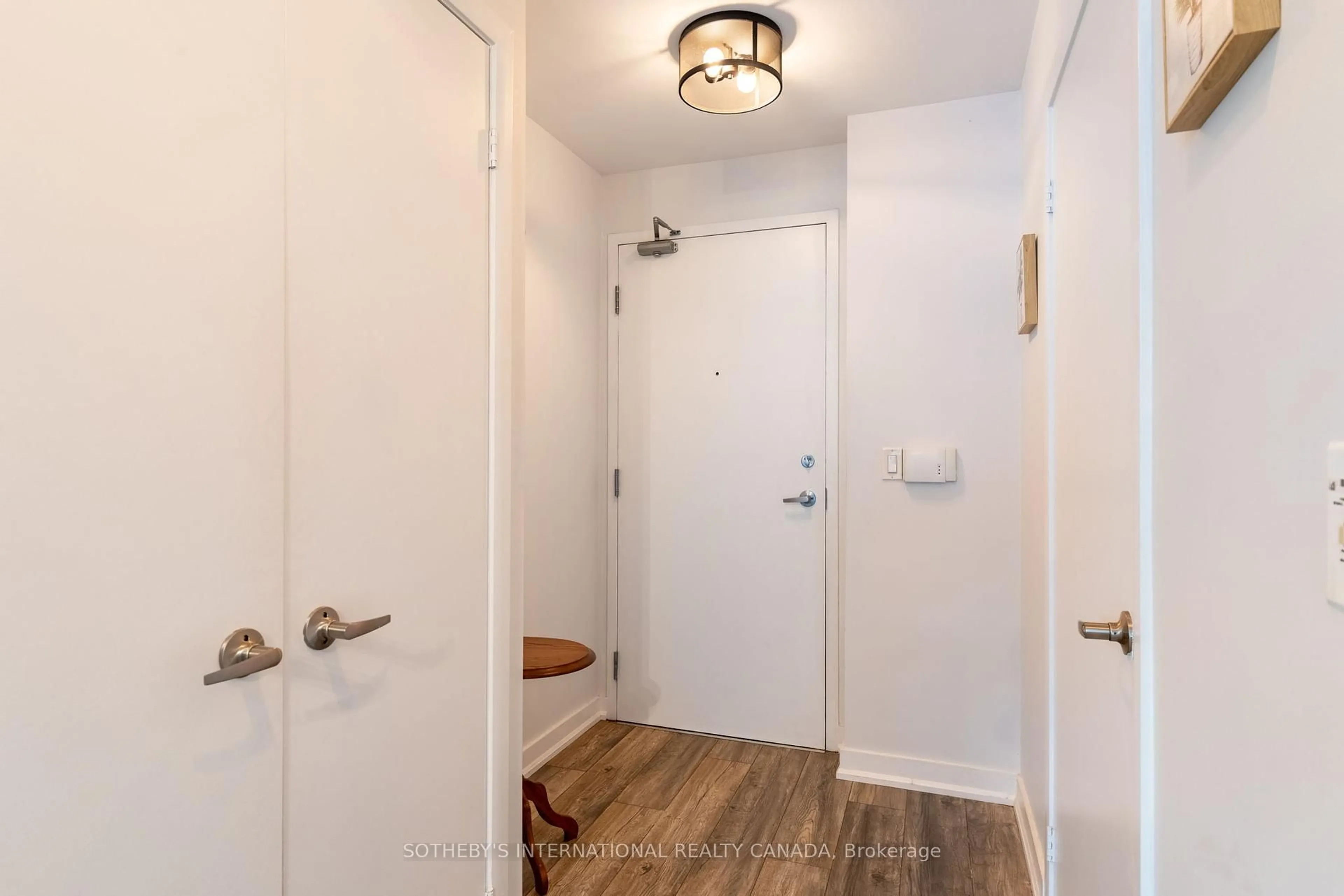Indoor entryway for 155 Legion Rd #706, Toronto Ontario M8Y 0A7
