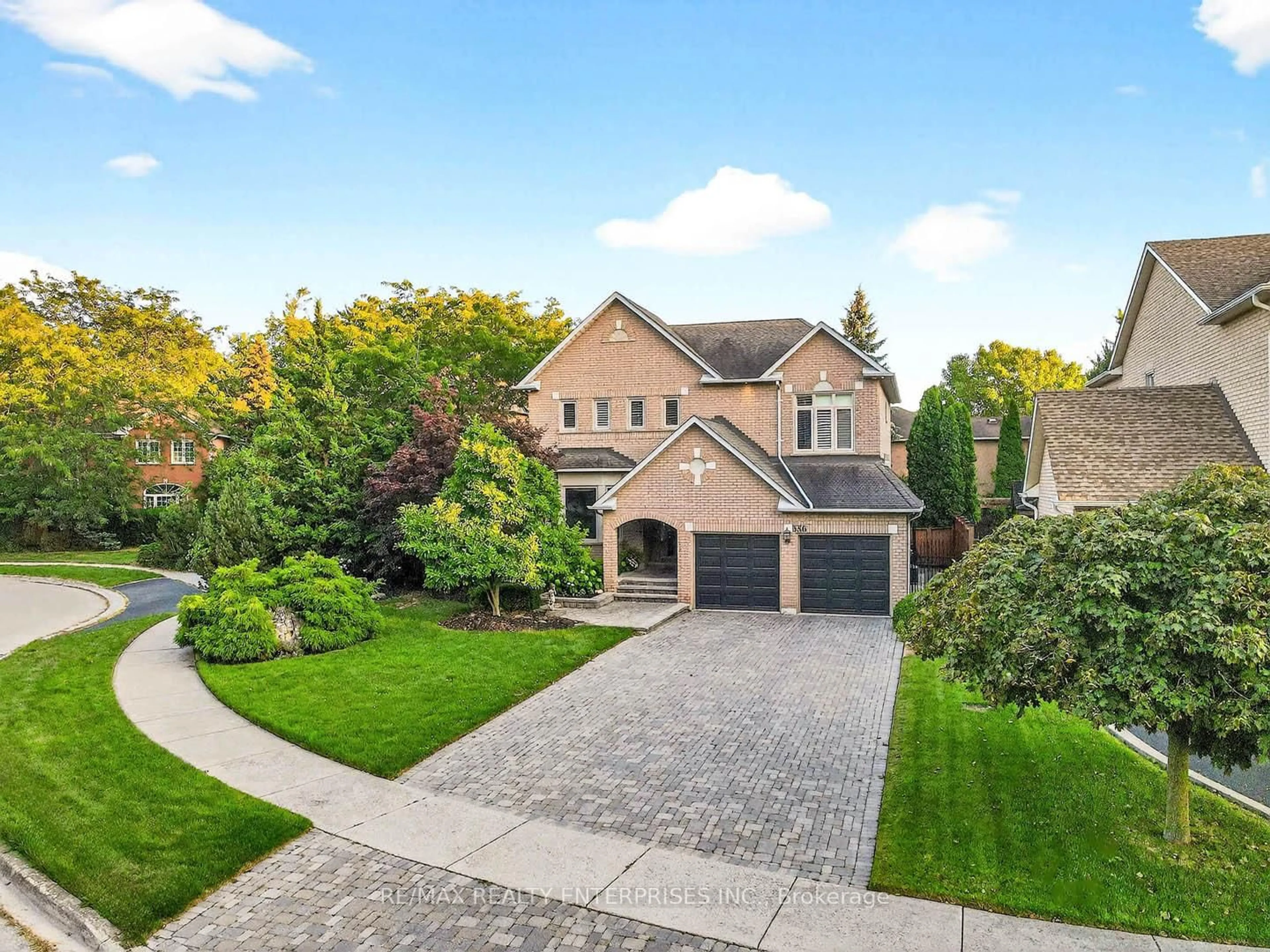 Home with brick exterior material, street for 336 Oakridge Crt, Oakville Ontario L6H 5T9