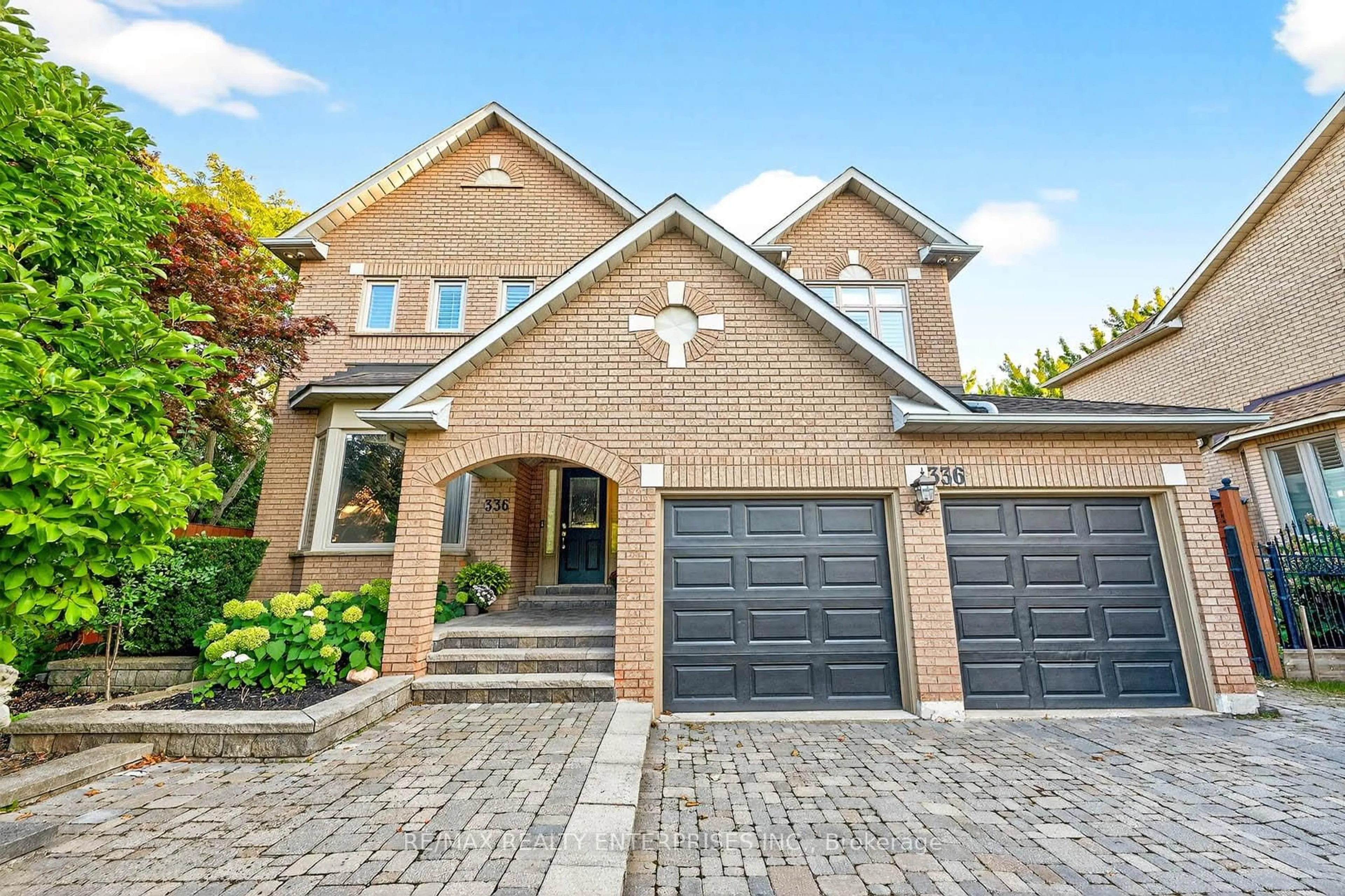 Home with brick exterior material, street for 336 Oakridge Crt, Oakville Ontario L6H 5T9