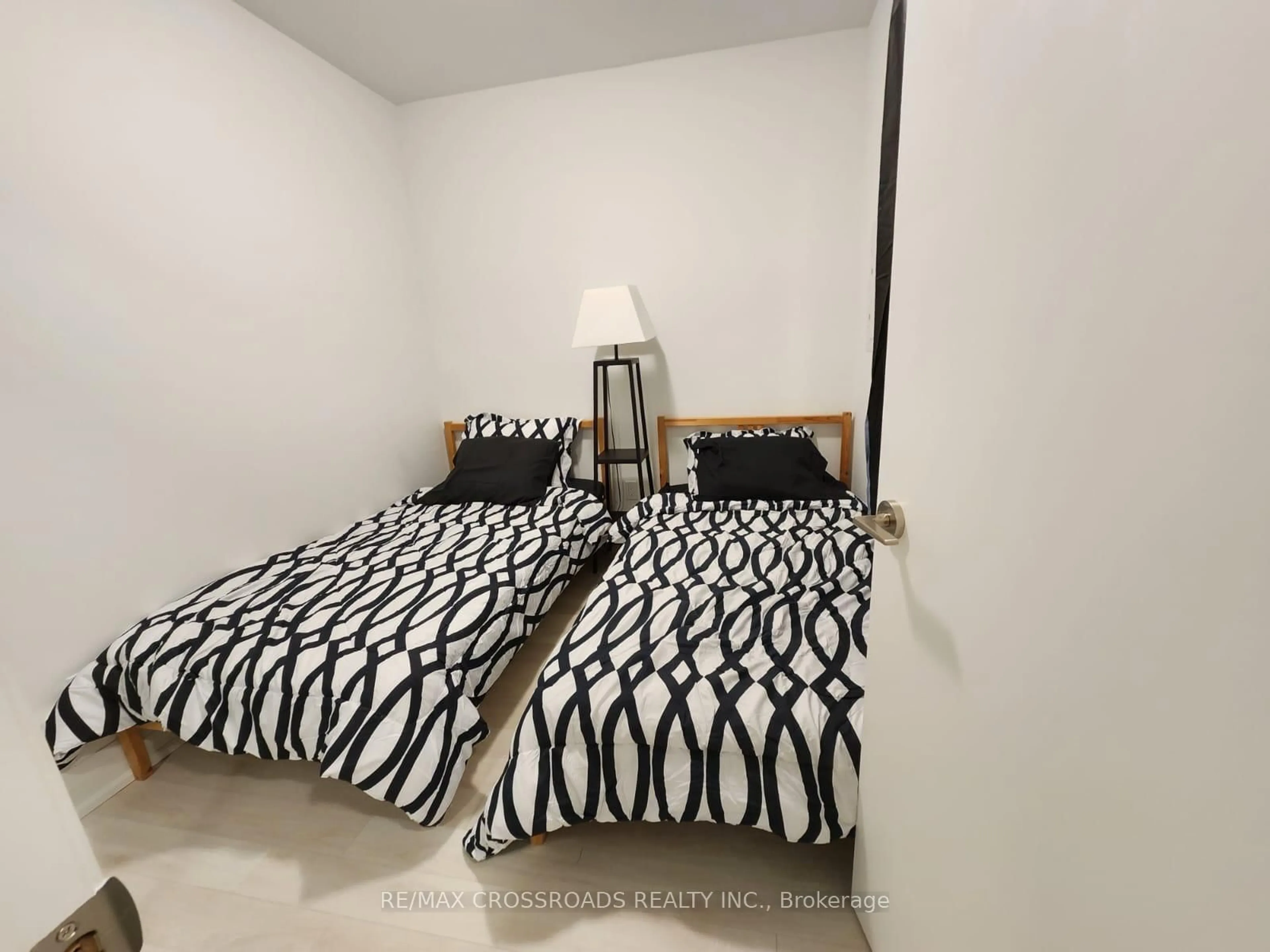 A pic of a room for 1461 Lawrence Ave #2105, Toronto Ontario M6L 1B3