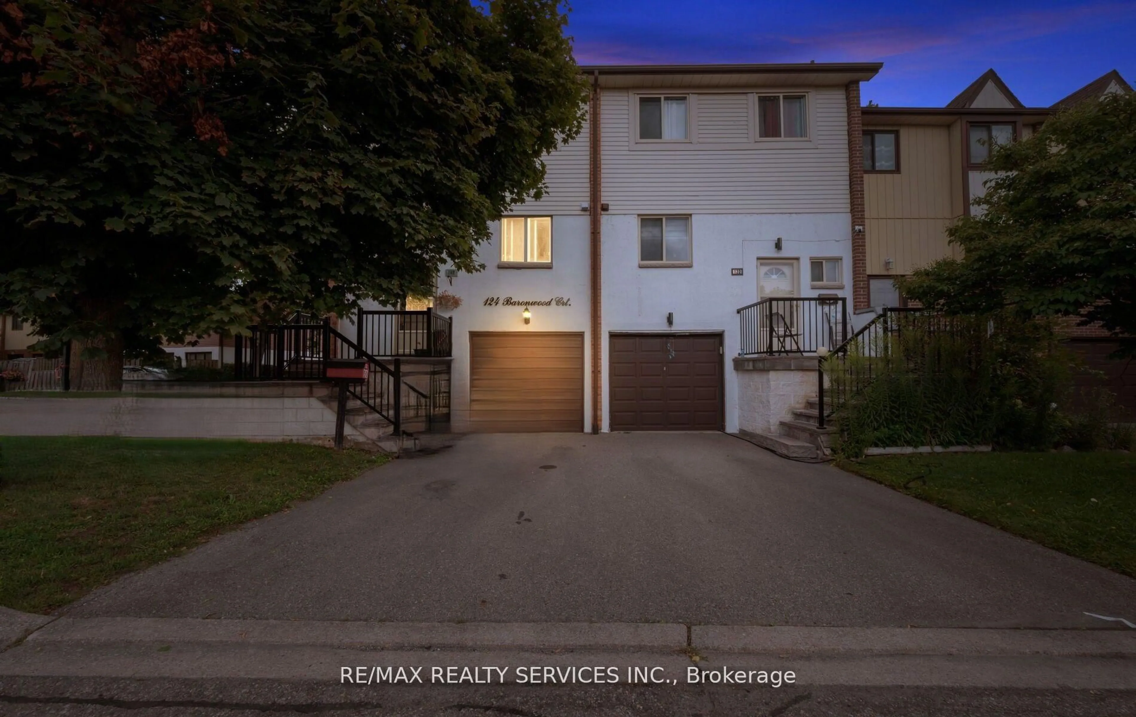 A pic from outside/outdoor area/front of a property/back of a property/a pic from drone, street for 124 Baronwood Crt #124, Brampton Ontario L6V 3H7