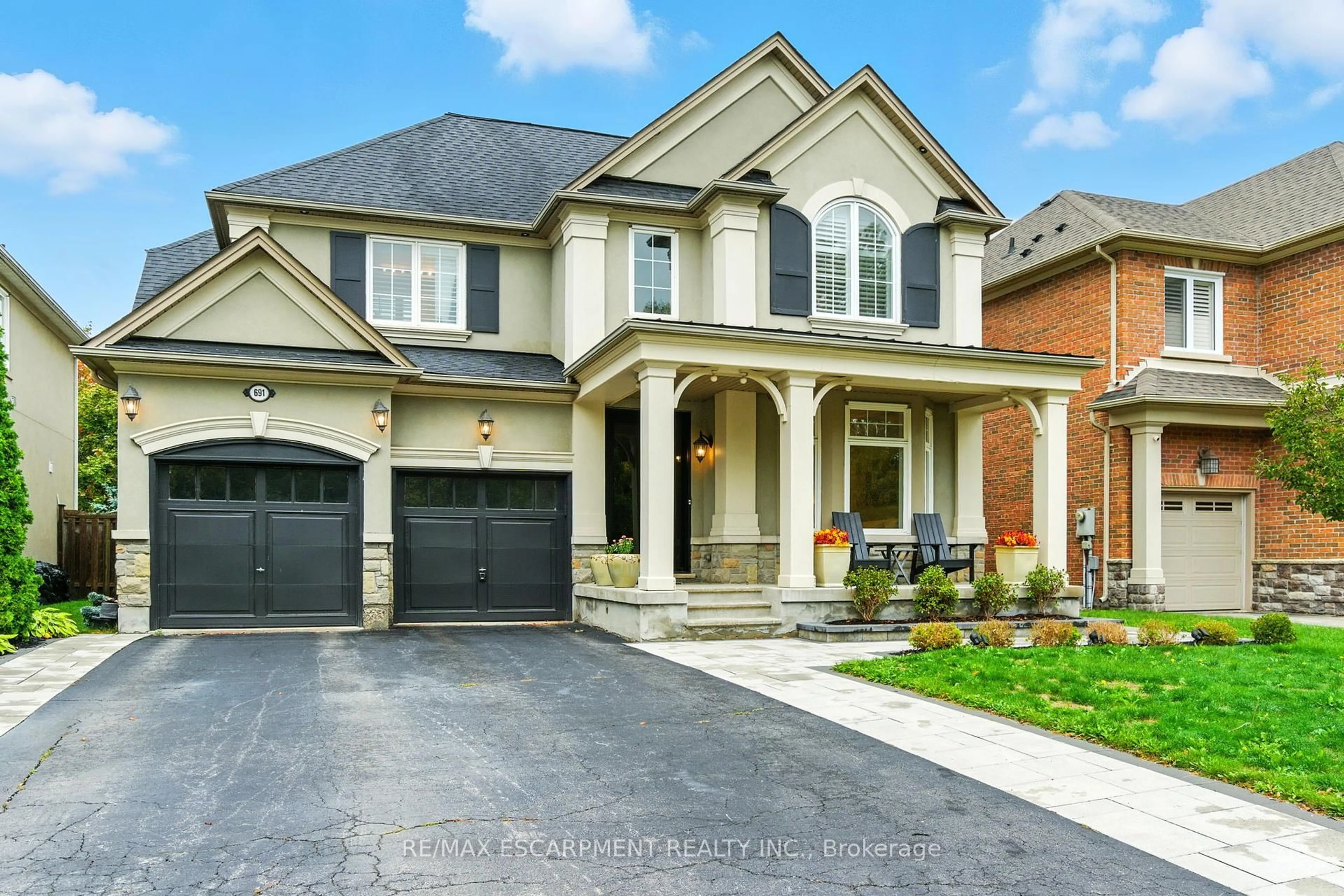 Home with brick exterior material, street for 691 Merlot Crt, Mississauga Ontario L5H 4M4