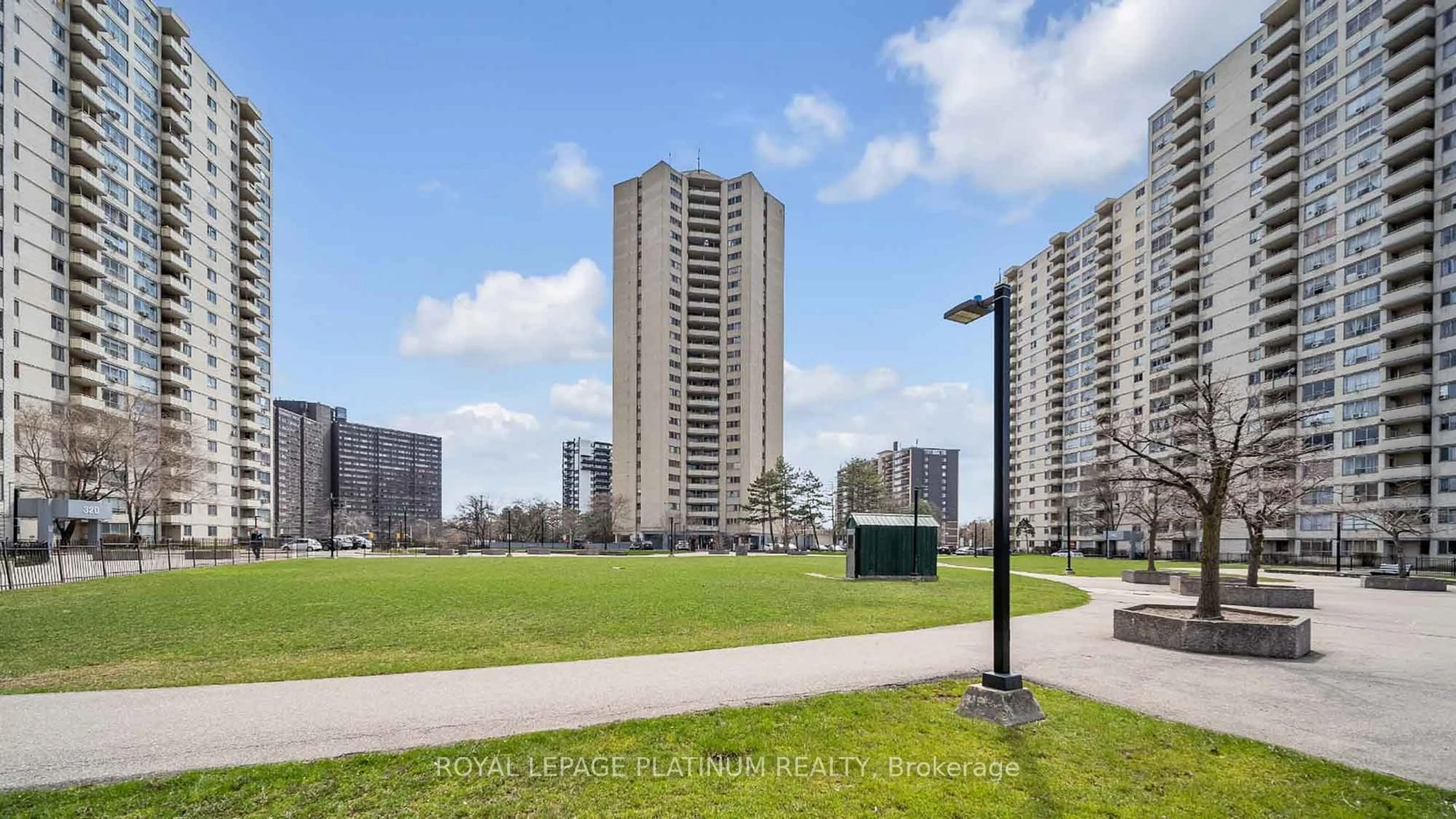 Unknown for 330 Dixon Rd #408, Toronto Ontario M9R 1S9