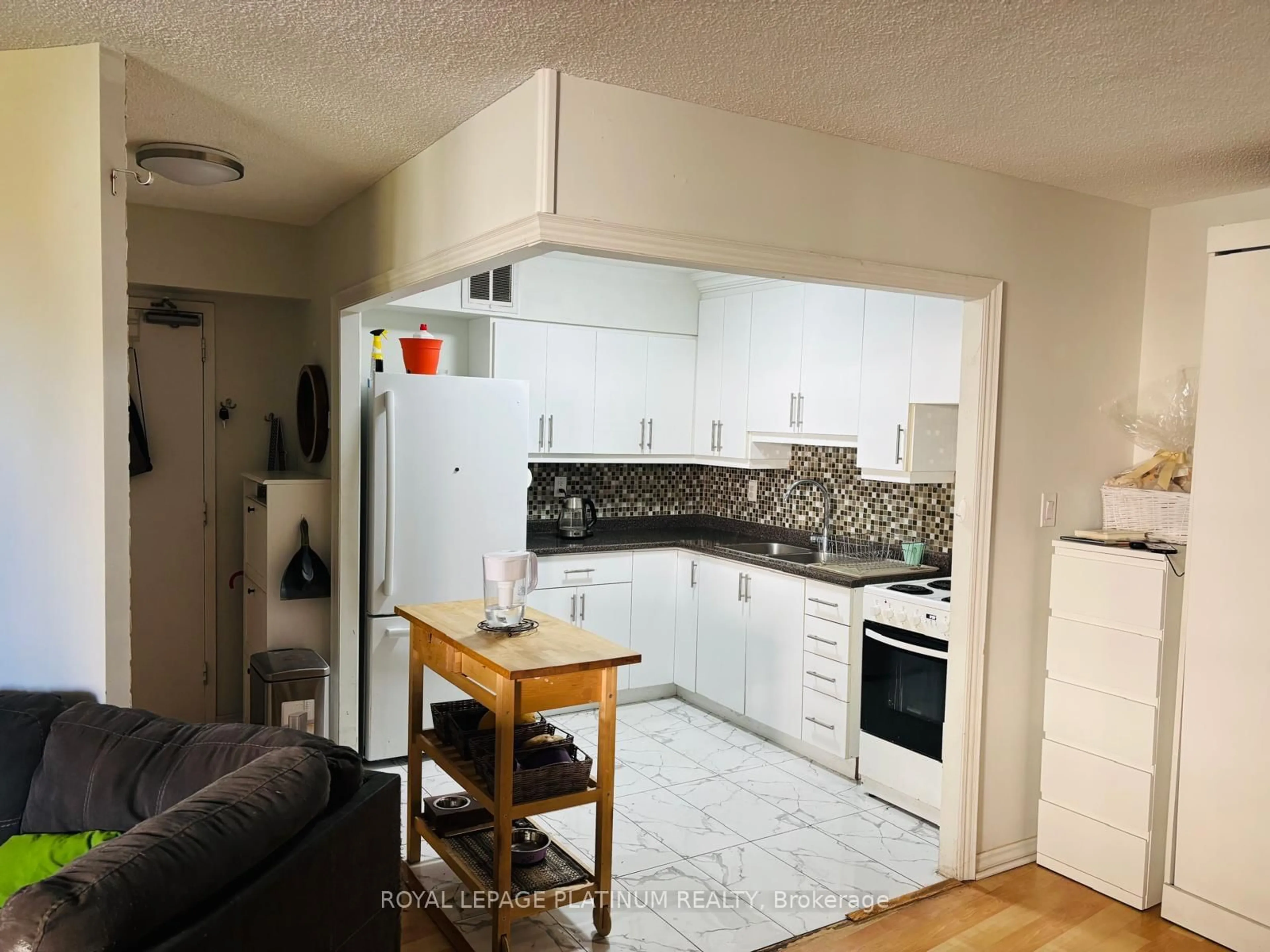Standard kitchen, unknown for 330 Dixon Rd #408, Toronto Ontario M9R 1S9