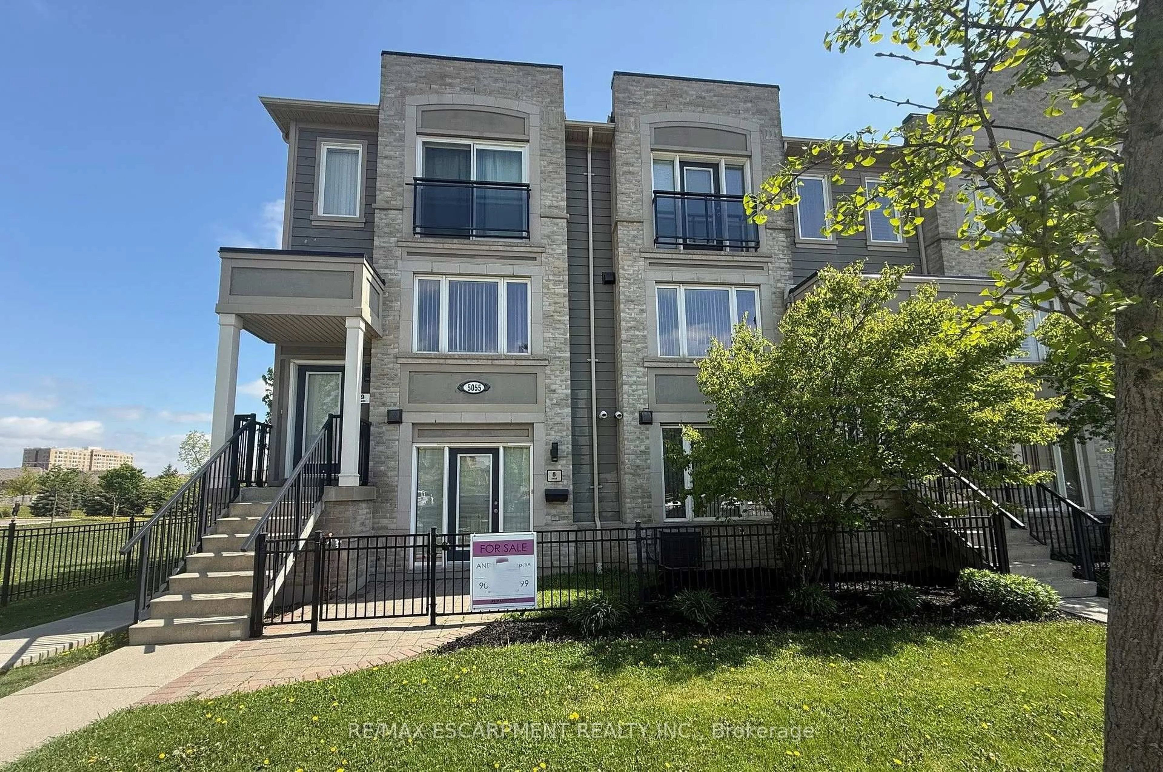 Unknown for 5055 Oscar Peterson Blvd #8, Mississauga Ontario L5M 0P4