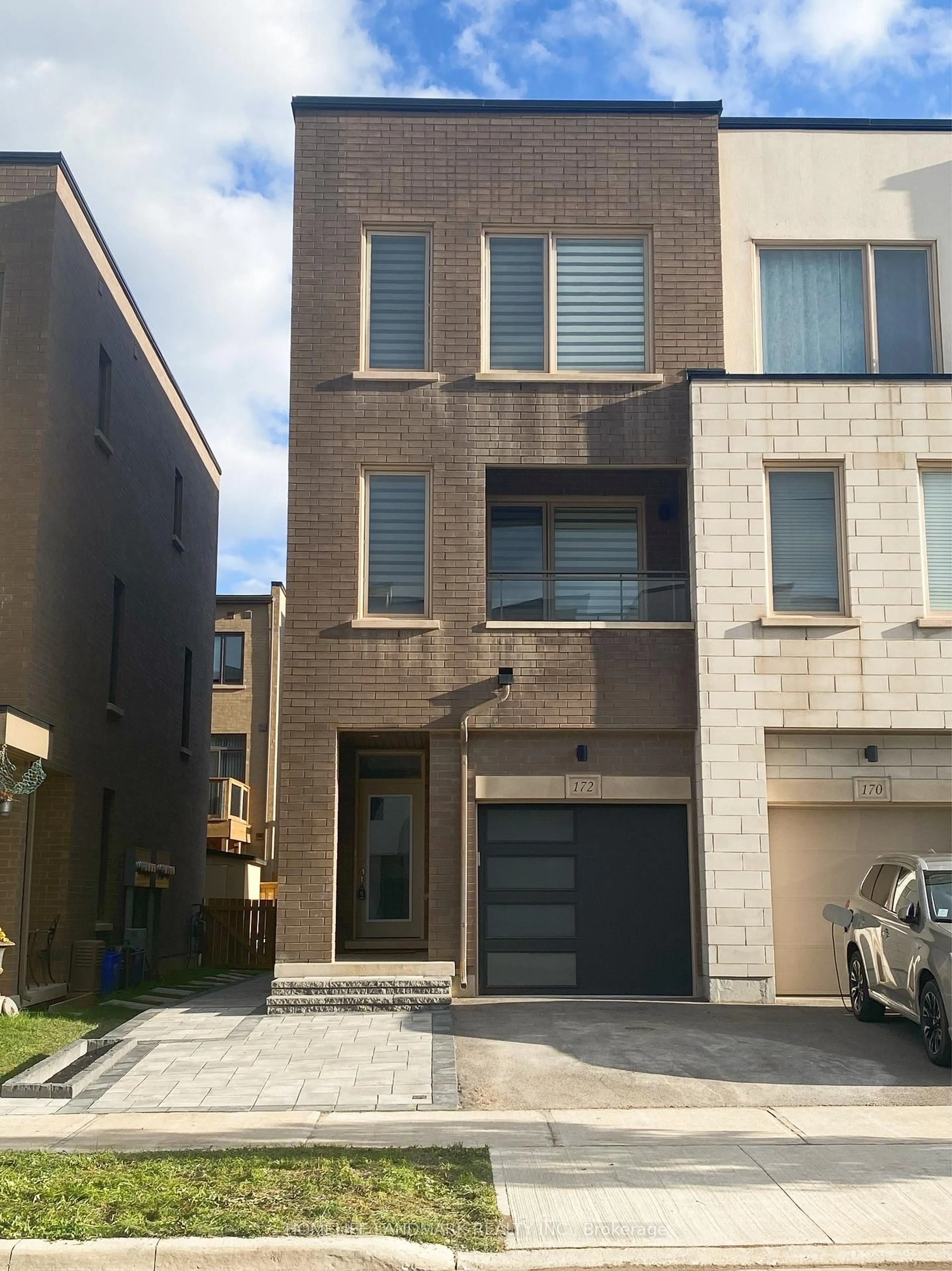 Home with brick exterior material, street for 172 Squire Cres, Oakville Ontario L6H 0L7
