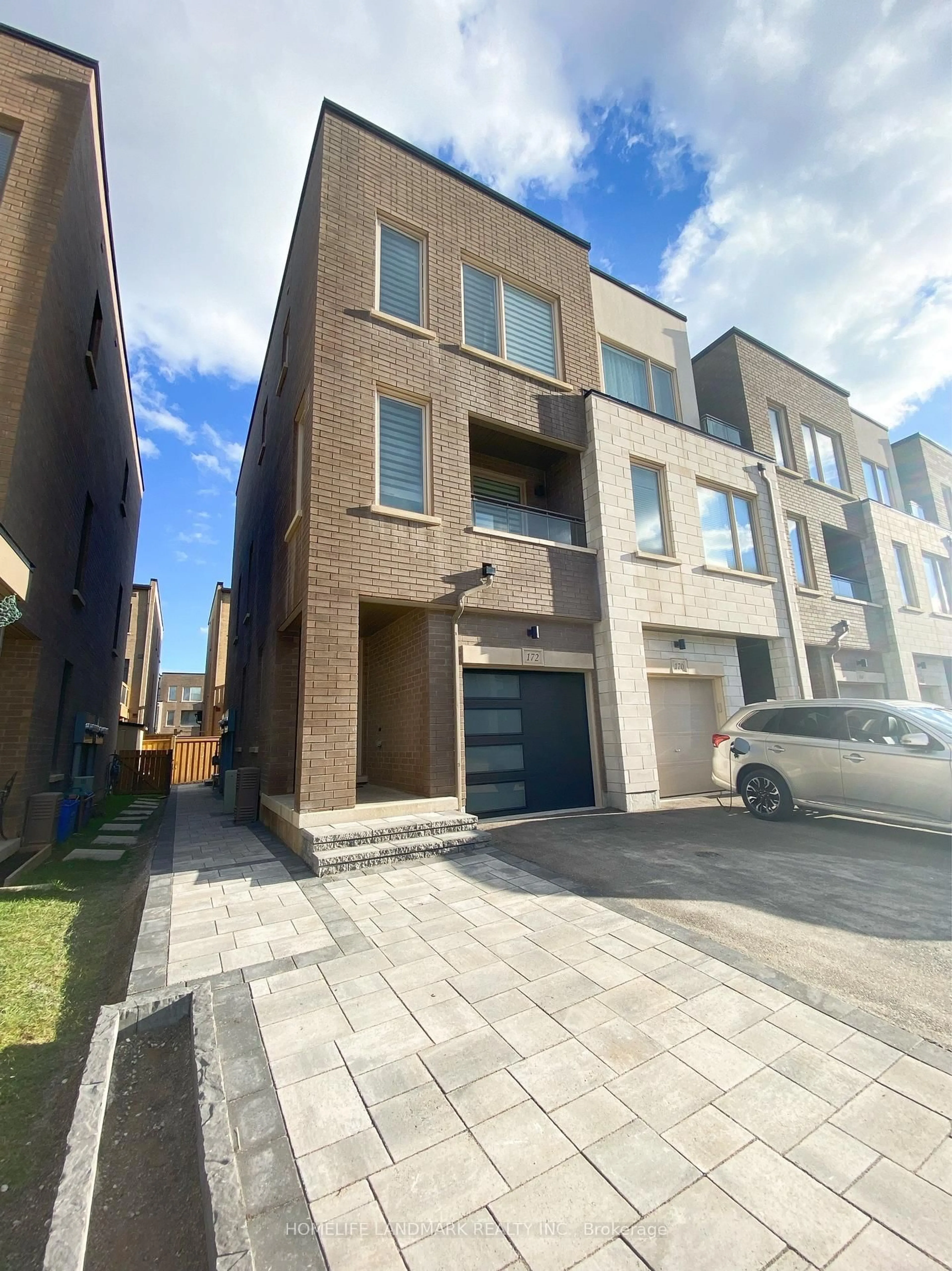 Home with brick exterior material, street for 172 Squire Cres, Oakville Ontario L6H 0L7