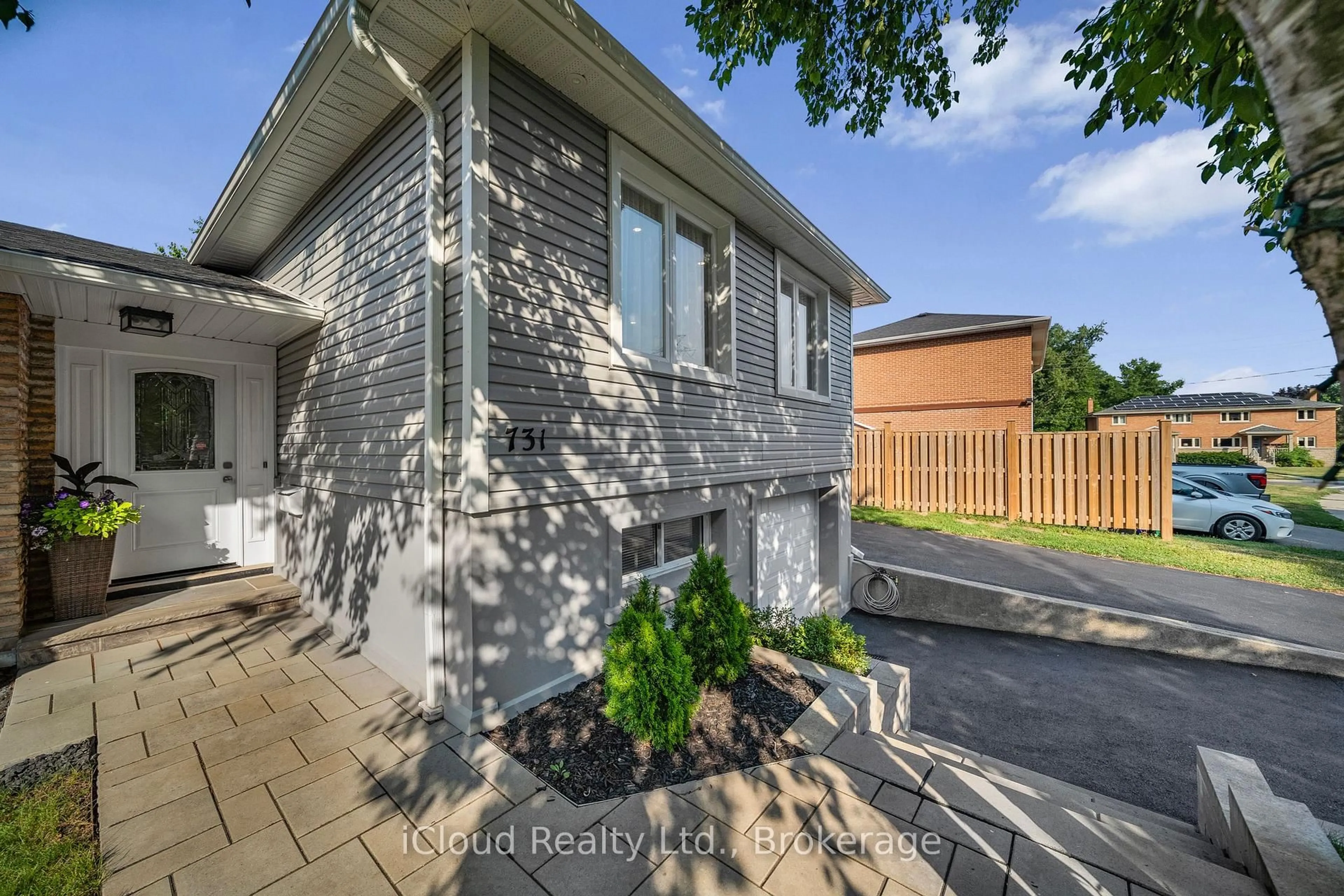 Unknown for 731 Hager Ave, Burlington Ontario L7S 1W9