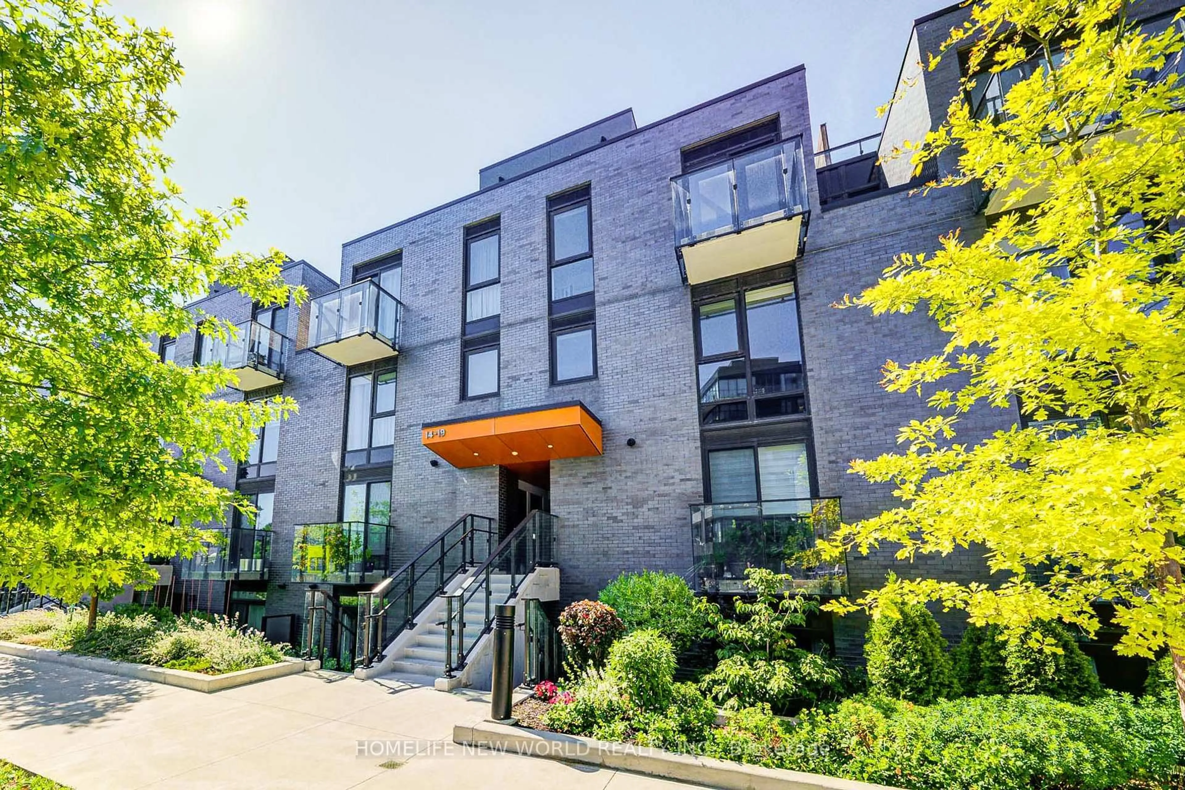 Patio, street for 10 Brin Dr #TH 18, Toronto Ontario M8X 0B3