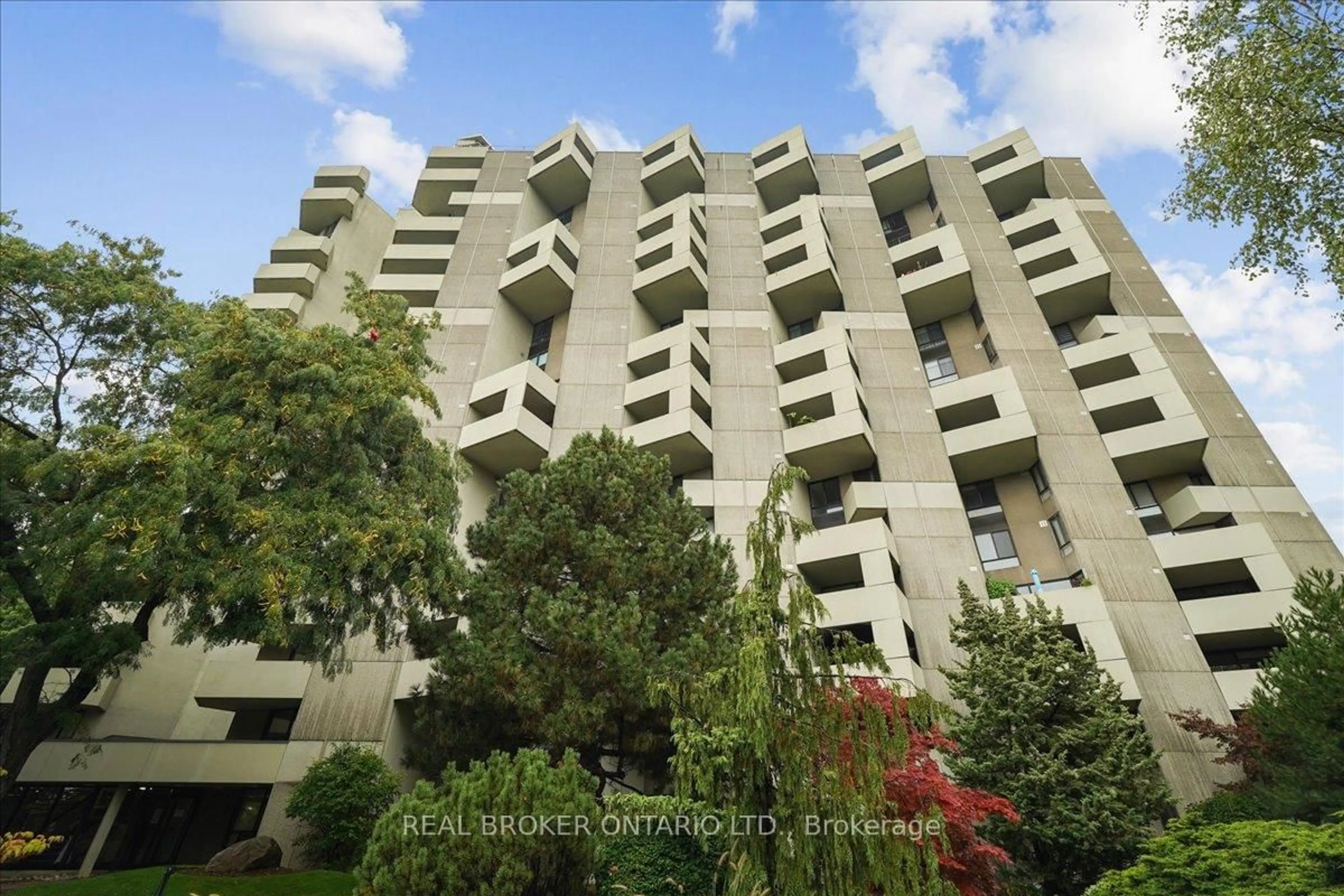 Patio, building for 296 Mill Rd #A17, Toronto Ontario M9C 4X8