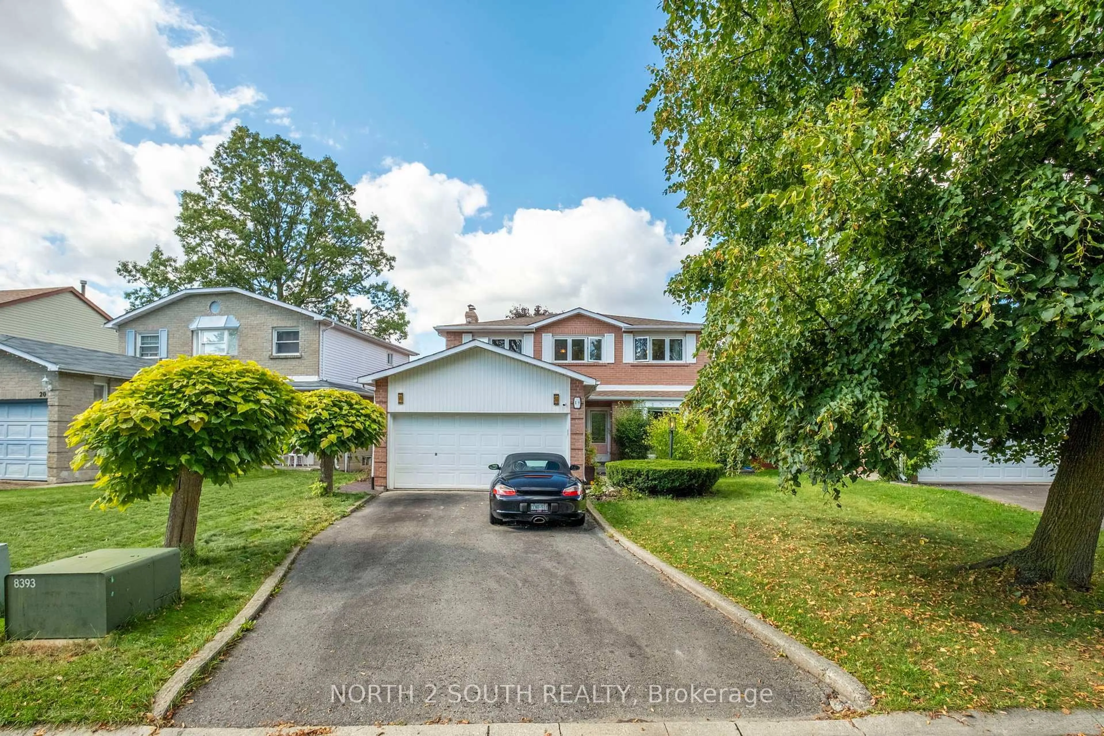 A pic from outside/outdoor area/front of a property/back of a property/a pic from drone, street for 18 Mitchell Ave, Brampton Ontario L6Z 1H3