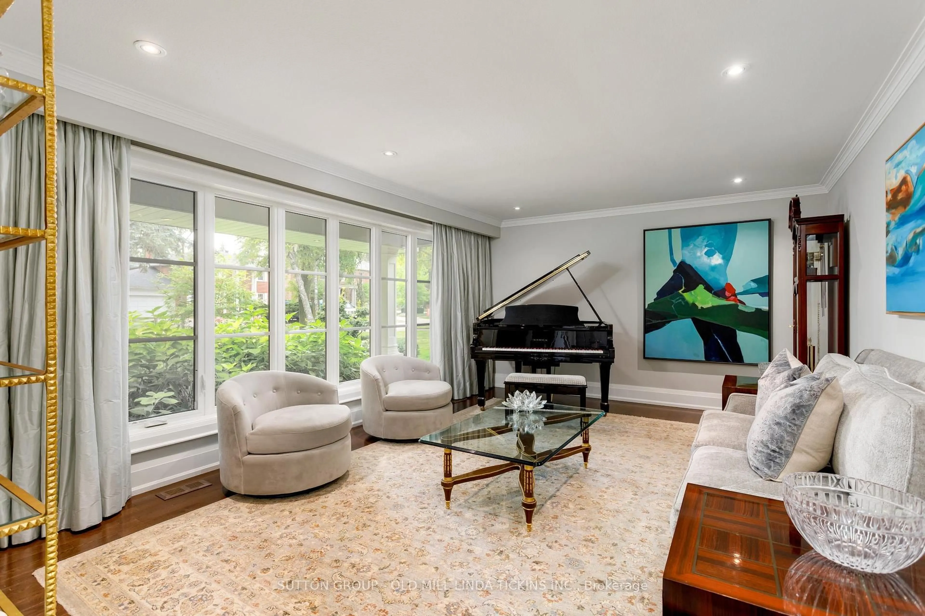 Home theater for 36 Edenvale Cres, Toronto Ontario M9A 4A4