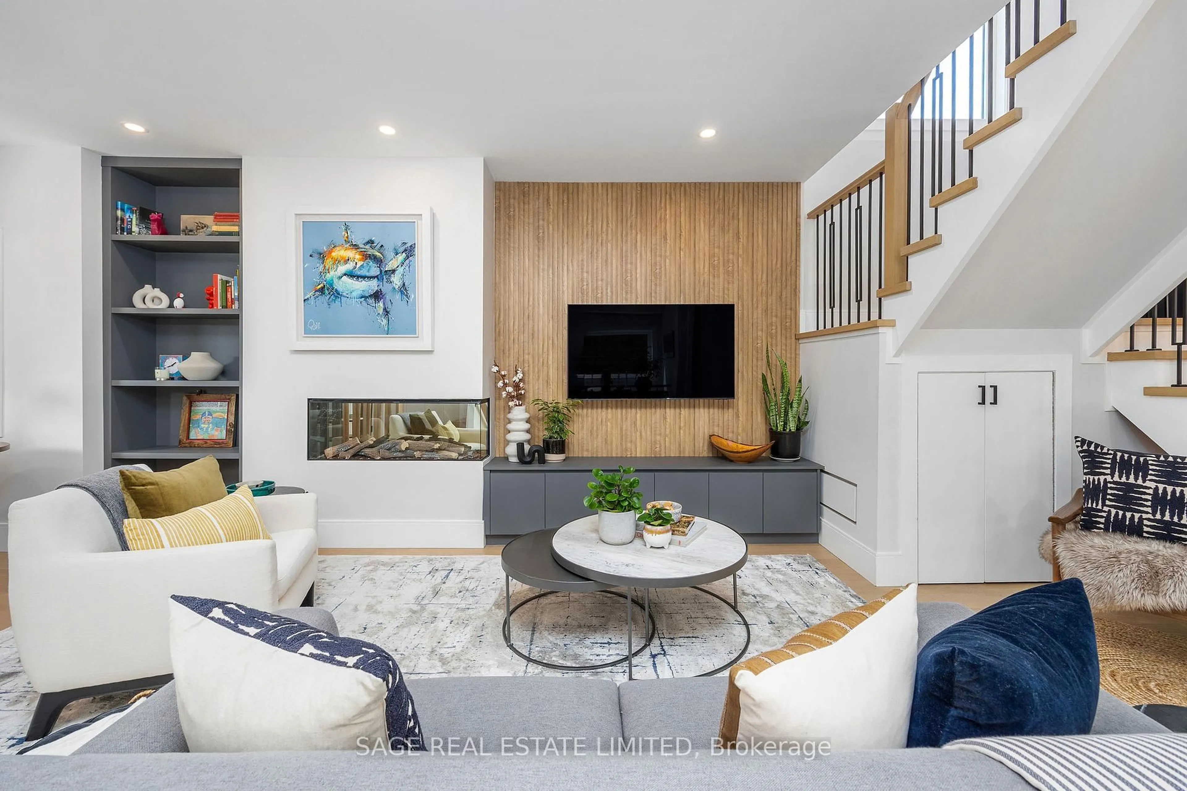 Living room with furniture, unknown for 865 Windermere Ave, Toronto Ontario M6S 3M8