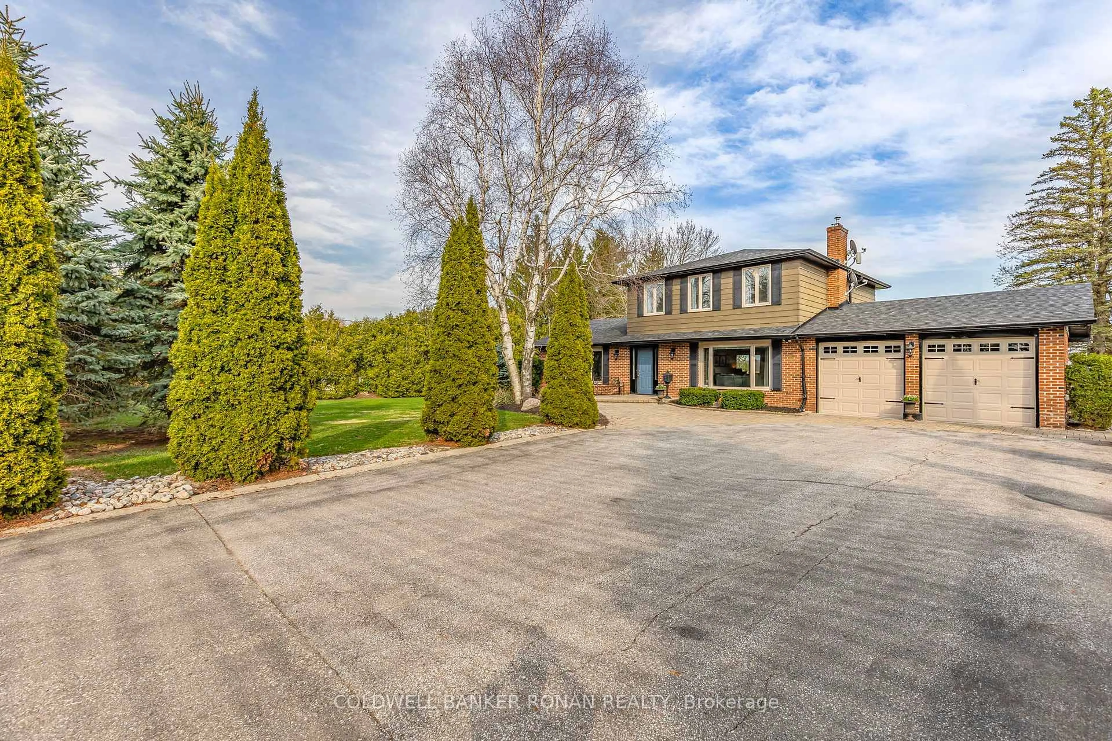 A pic from outside/outdoor area/front of a property/back of a property/a pic from drone, street for 9581 Old Church Rd, Caledon Ontario L7E 0P9
