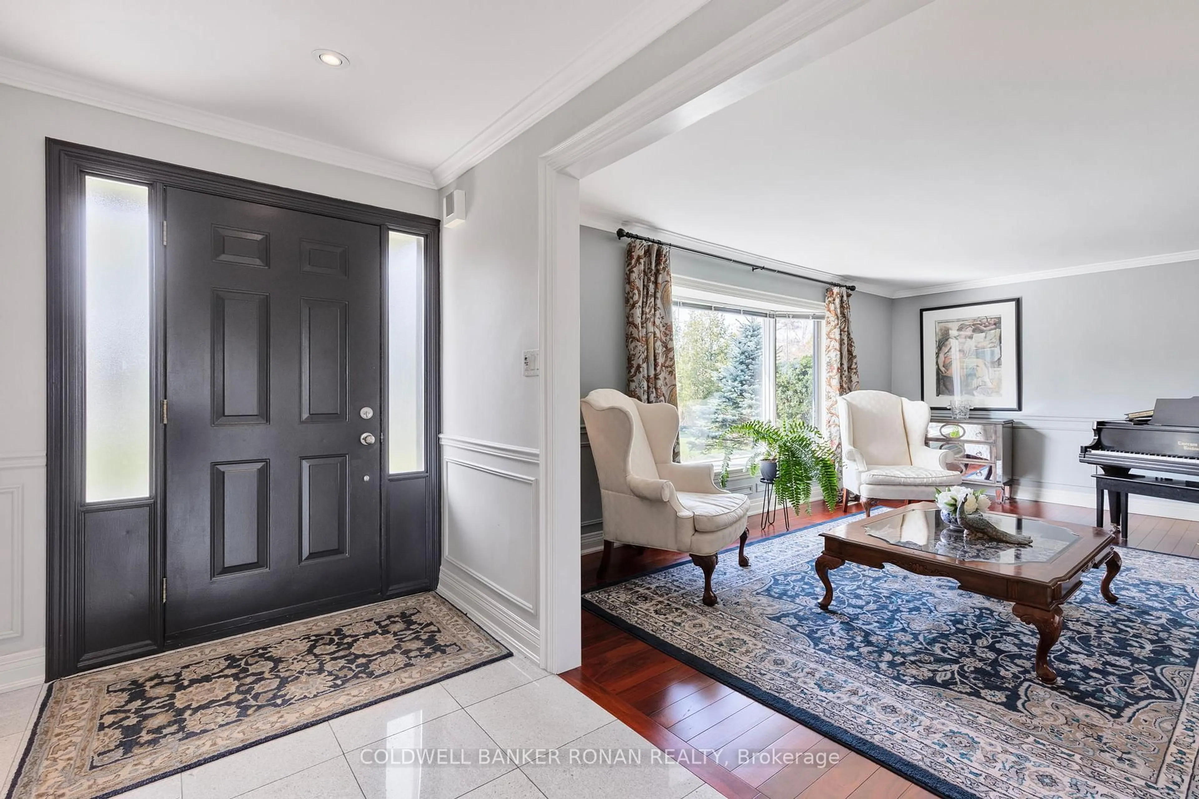 Indoor entryway for 9581 Old Church Rd, Caledon Ontario L7E 0P9