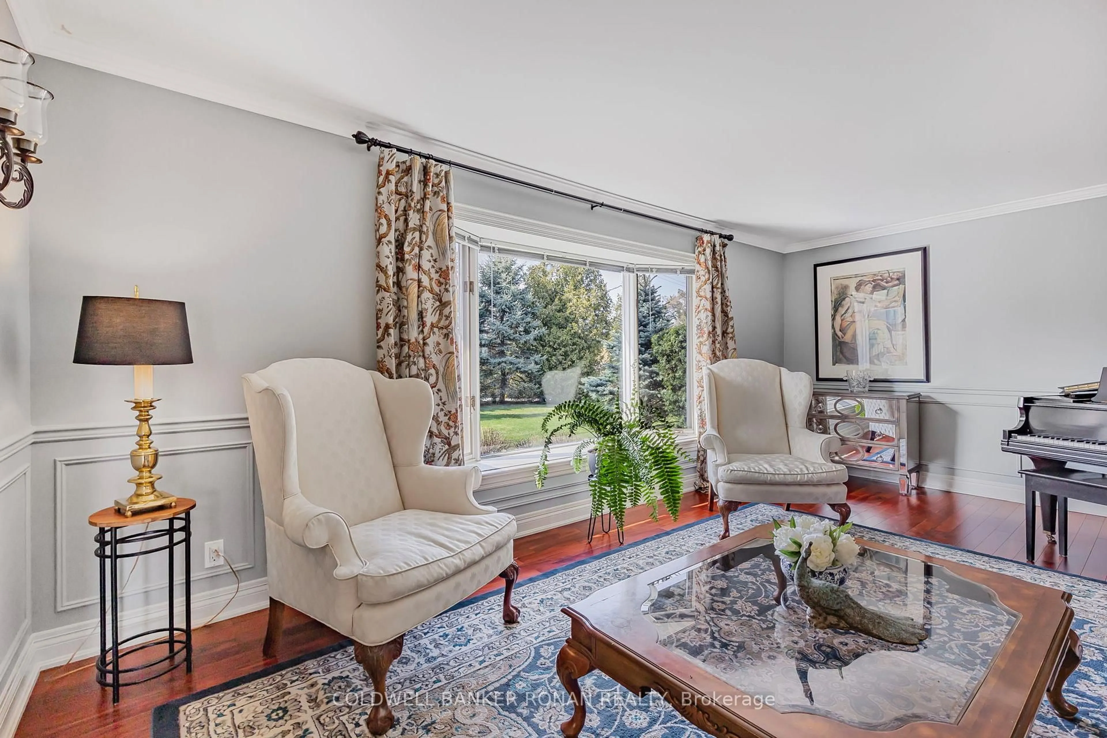 Living room with furniture, unknown for 9581 Old Church Rd, Caledon Ontario L7E 0P9