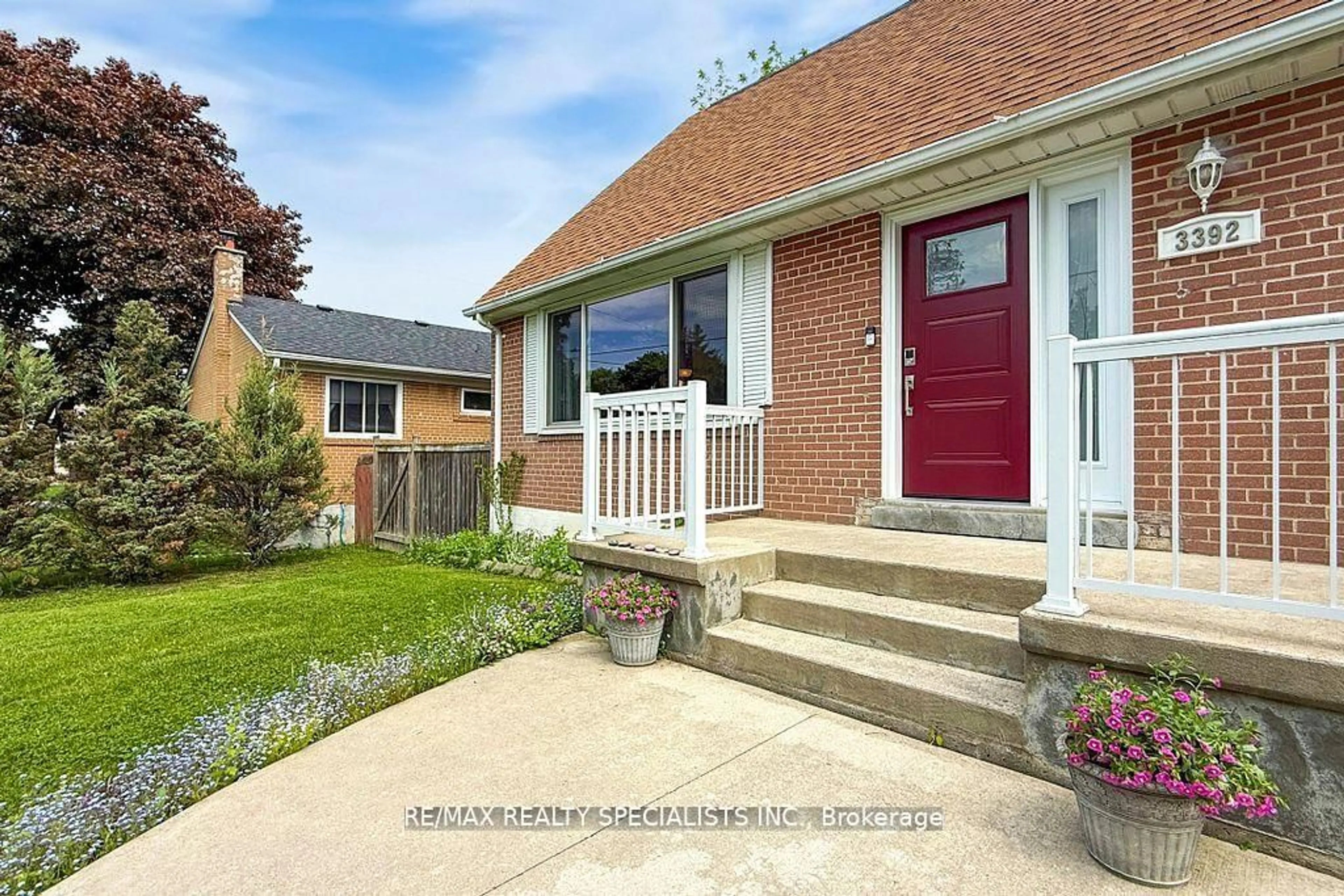 Home with brick exterior material, street for 3392 Sonja Rd, Mississauga Ontario L4T 1R1